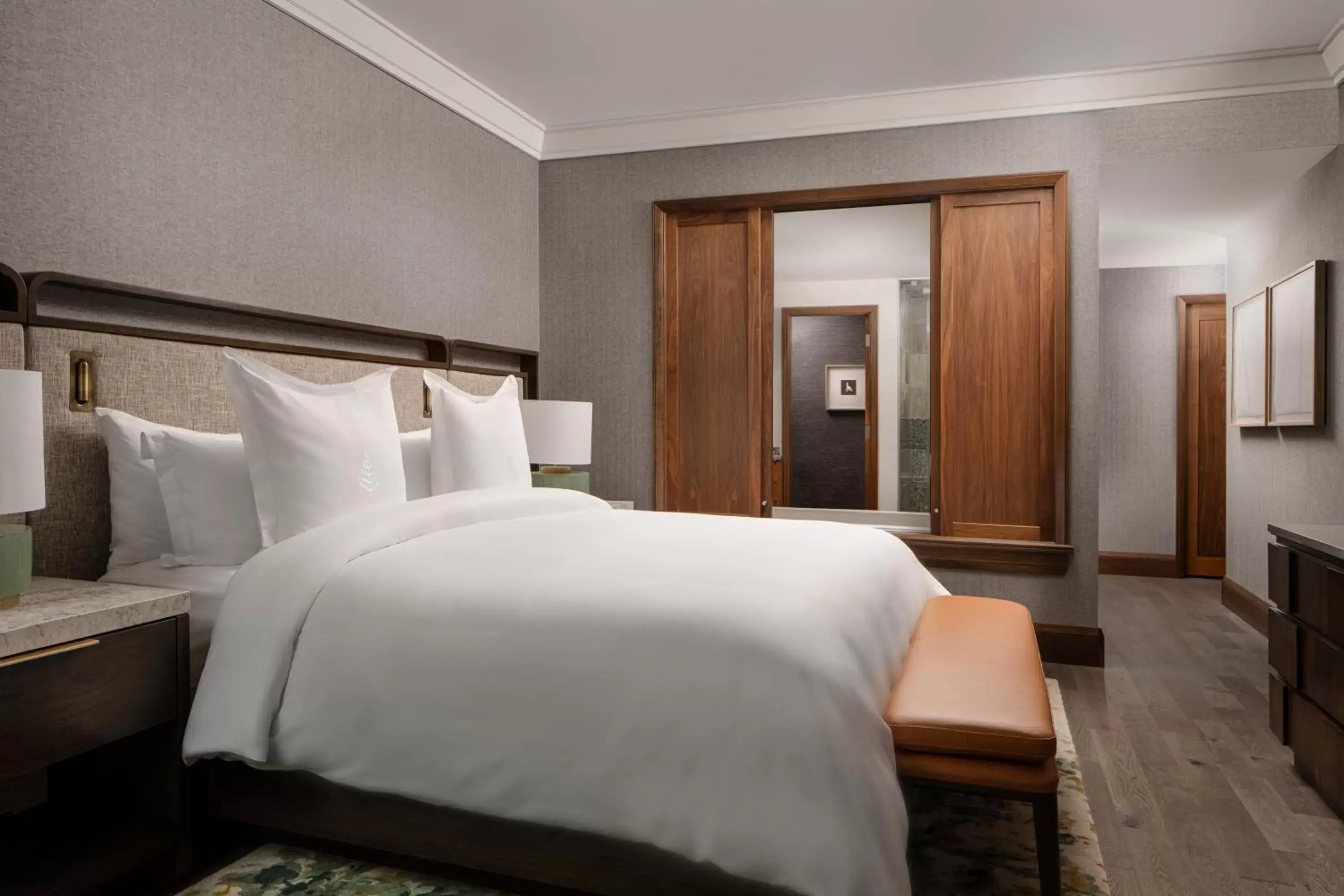 Bedroom, Bed in Four Seasons Resort Whistler