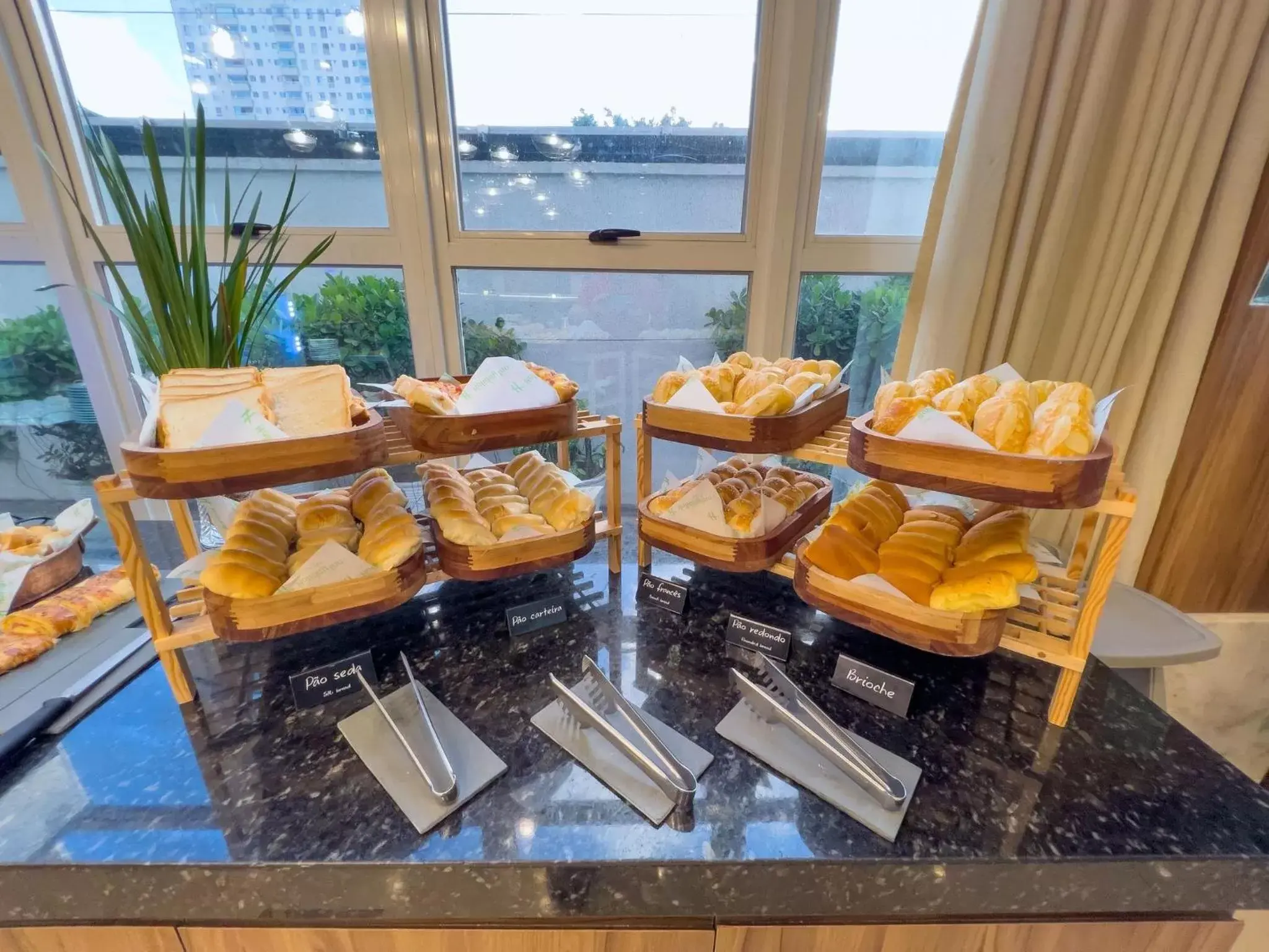 Buffet breakfast in Praiamar Arena Buffet breakfast in Praiamar Arena