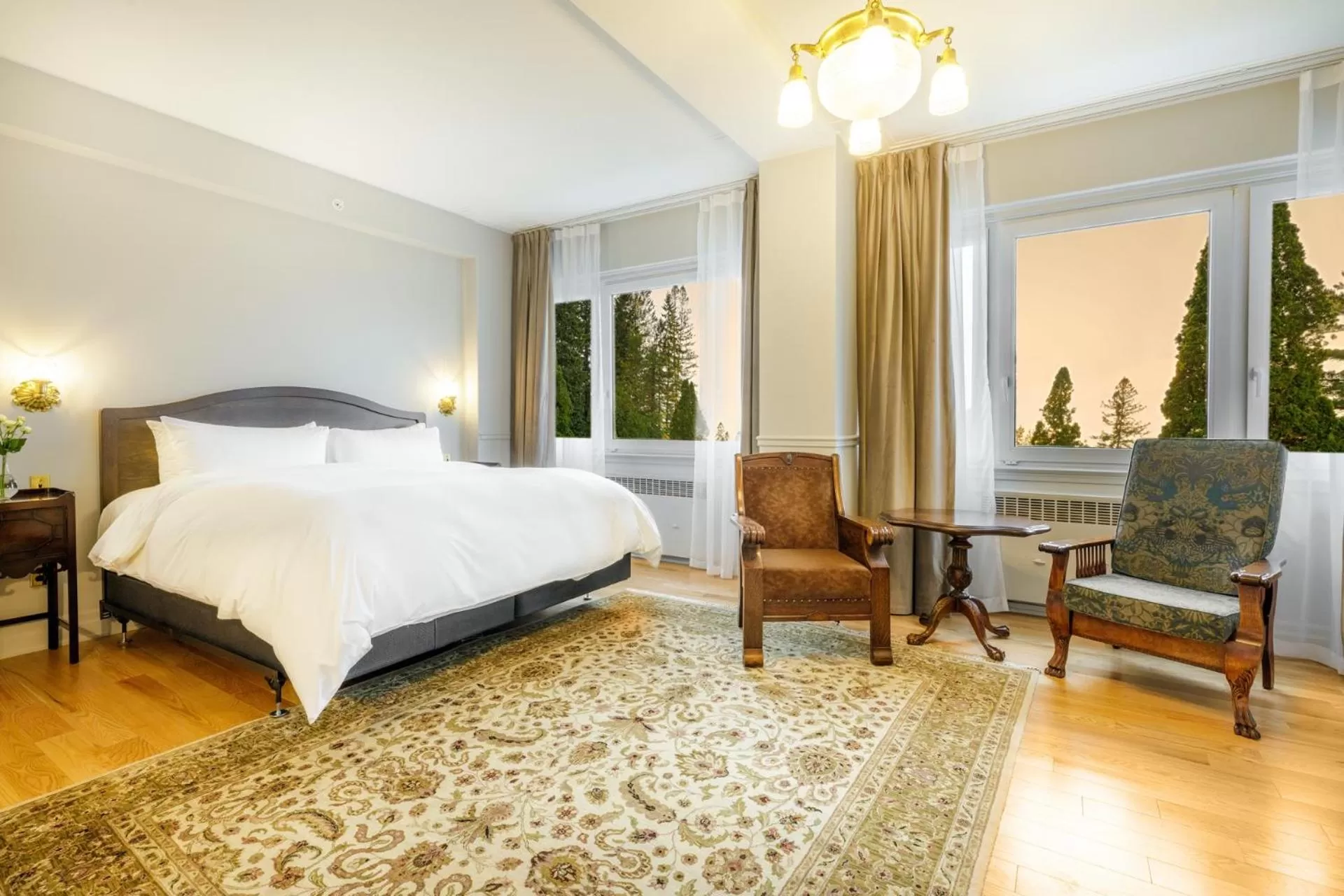 Photo of the whole room, Bed in StoneHaven Le Manoir - Relais & Châteaux