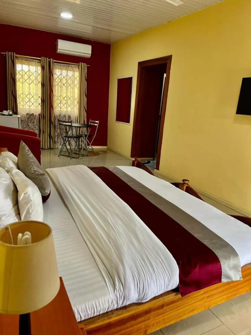 Photo of the whole room, Bed in Hans Cottage Botel