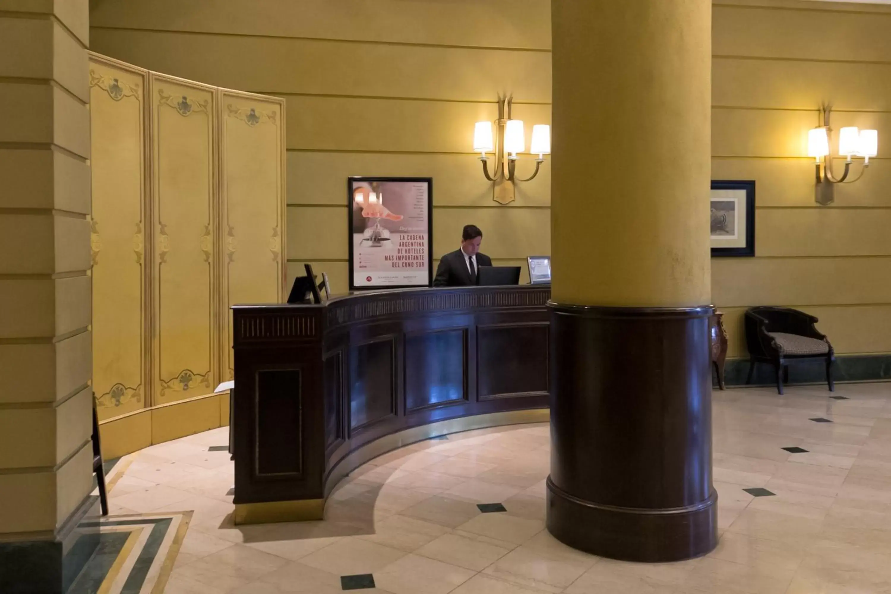 Lobby or reception in Amerian Executive Hotel Mendoza