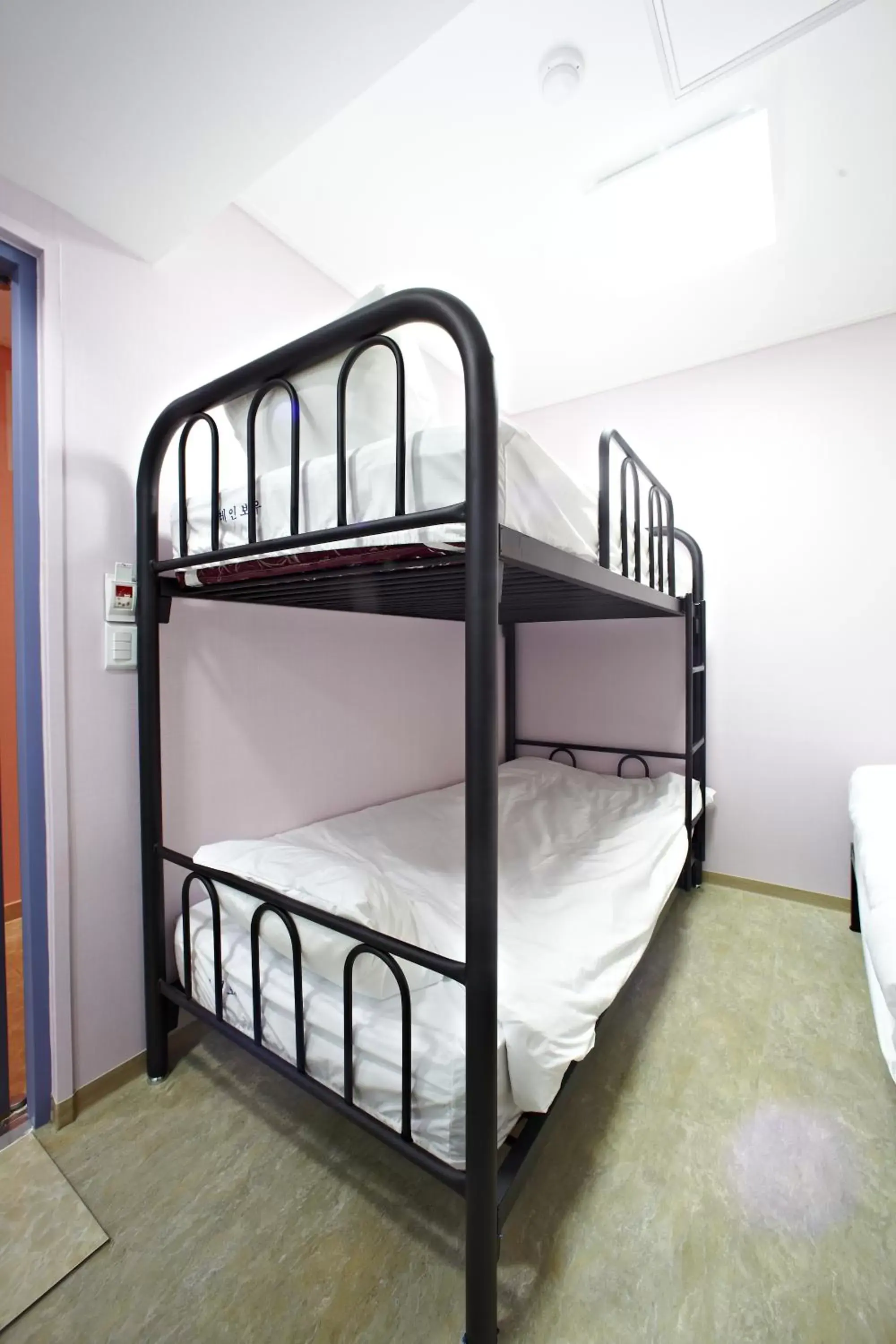 Bed, Bunk Bed in Rainbow Hotel Myeongdong