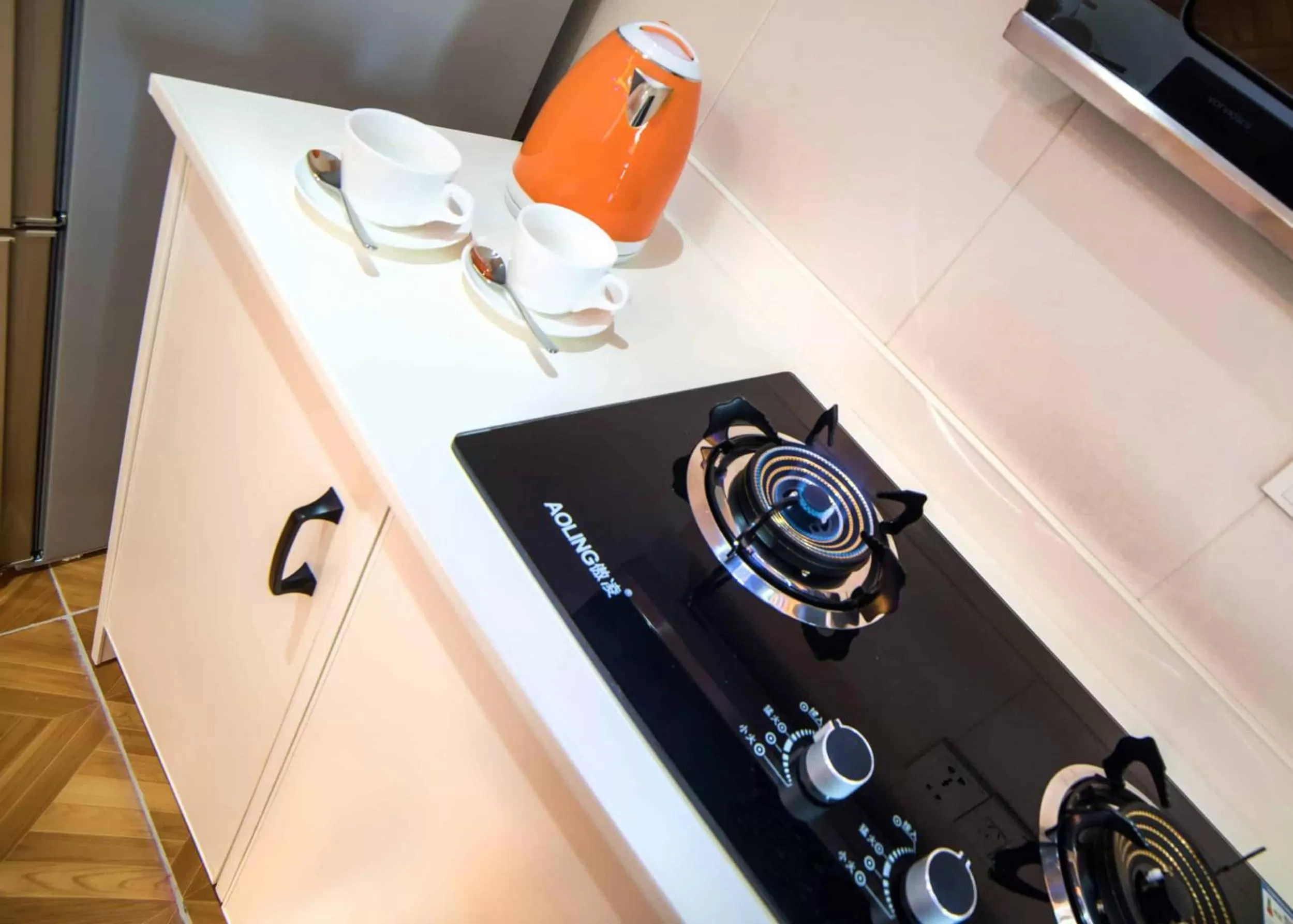 Kitchen or kitchenette in Riverside Hotel