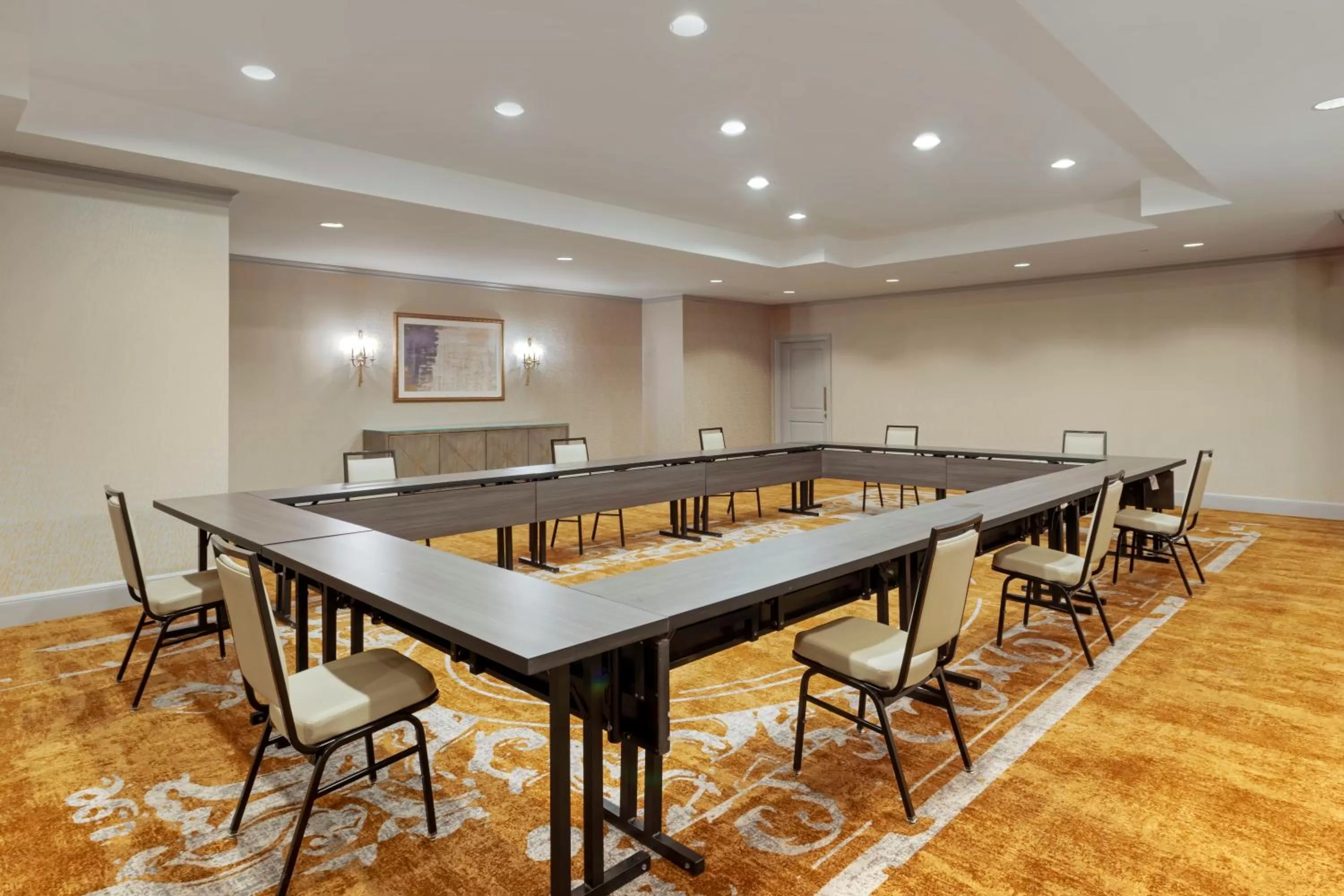 Meeting/conference room in Omni New Haven Hotel at Yale