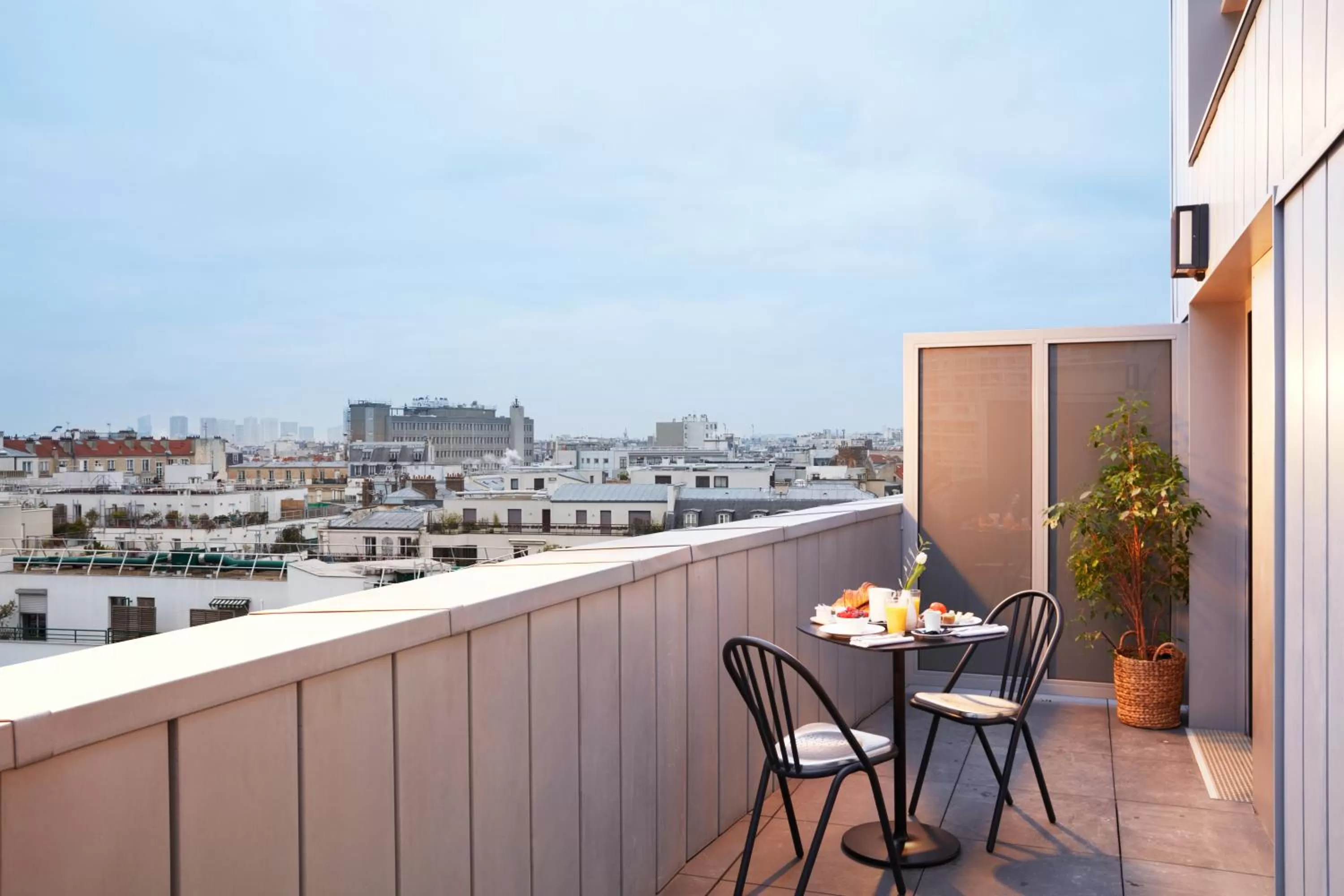 Breakfast in Drawing House