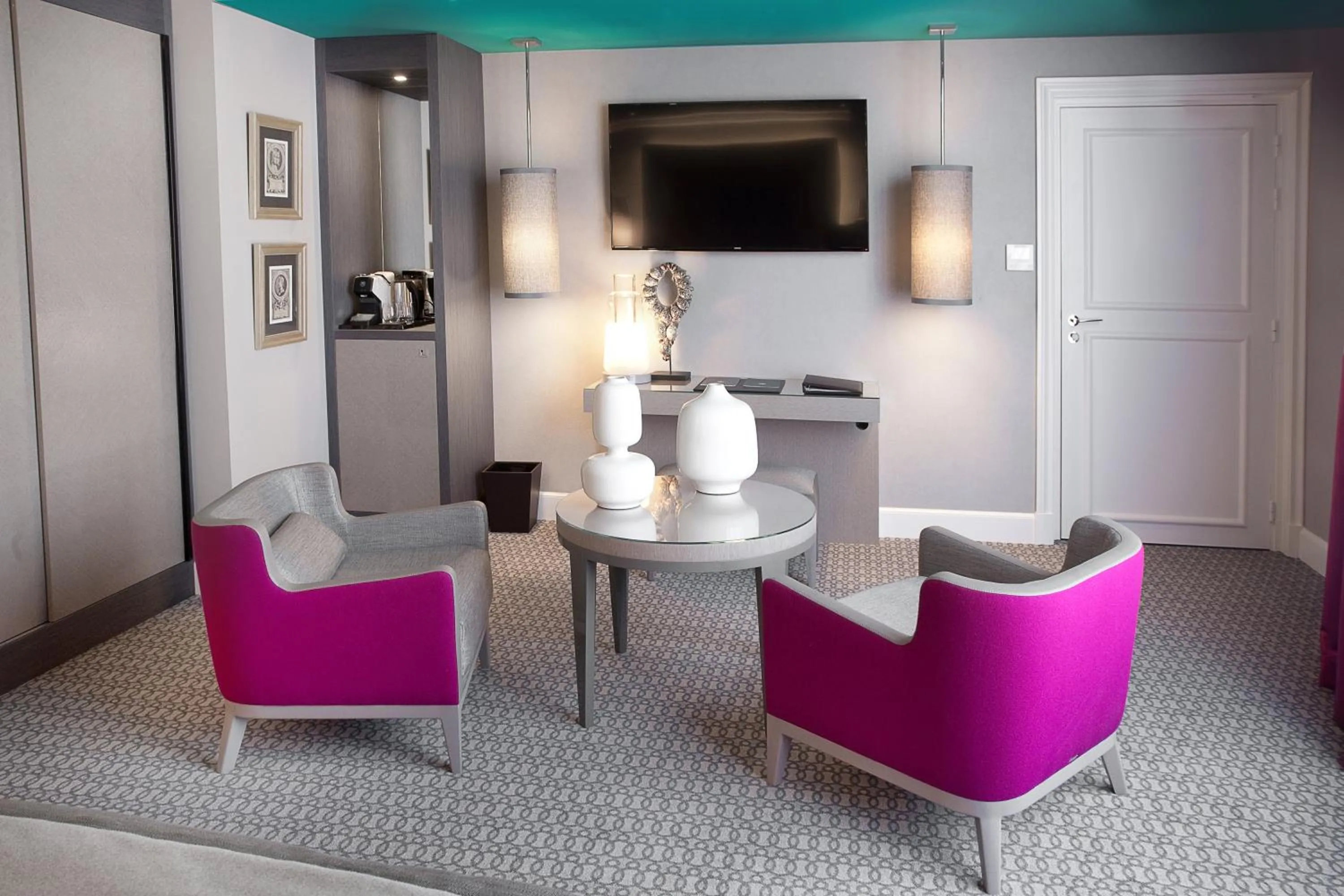 Bedroom in Hôtel Alchimy