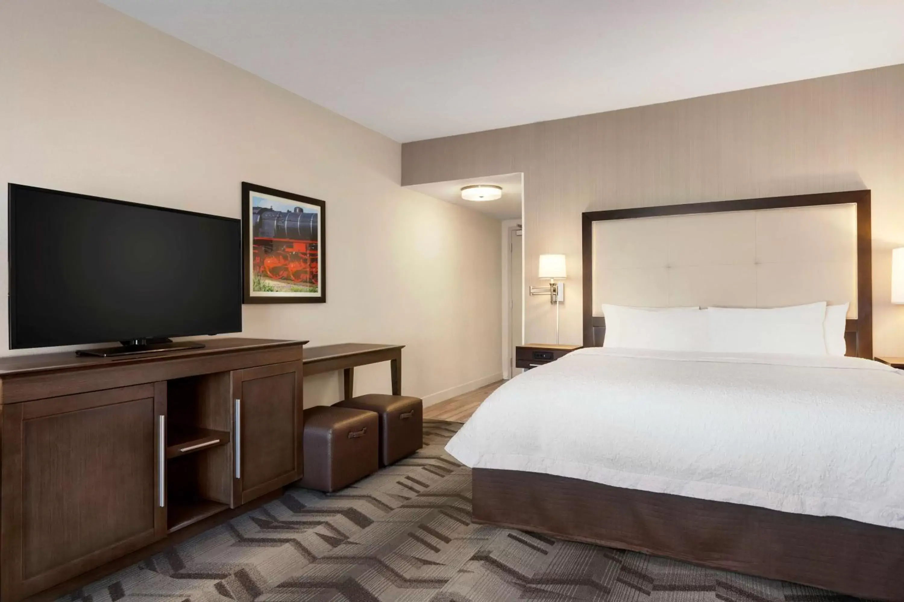 Bed in Hampton Inn by Hilton Turlock