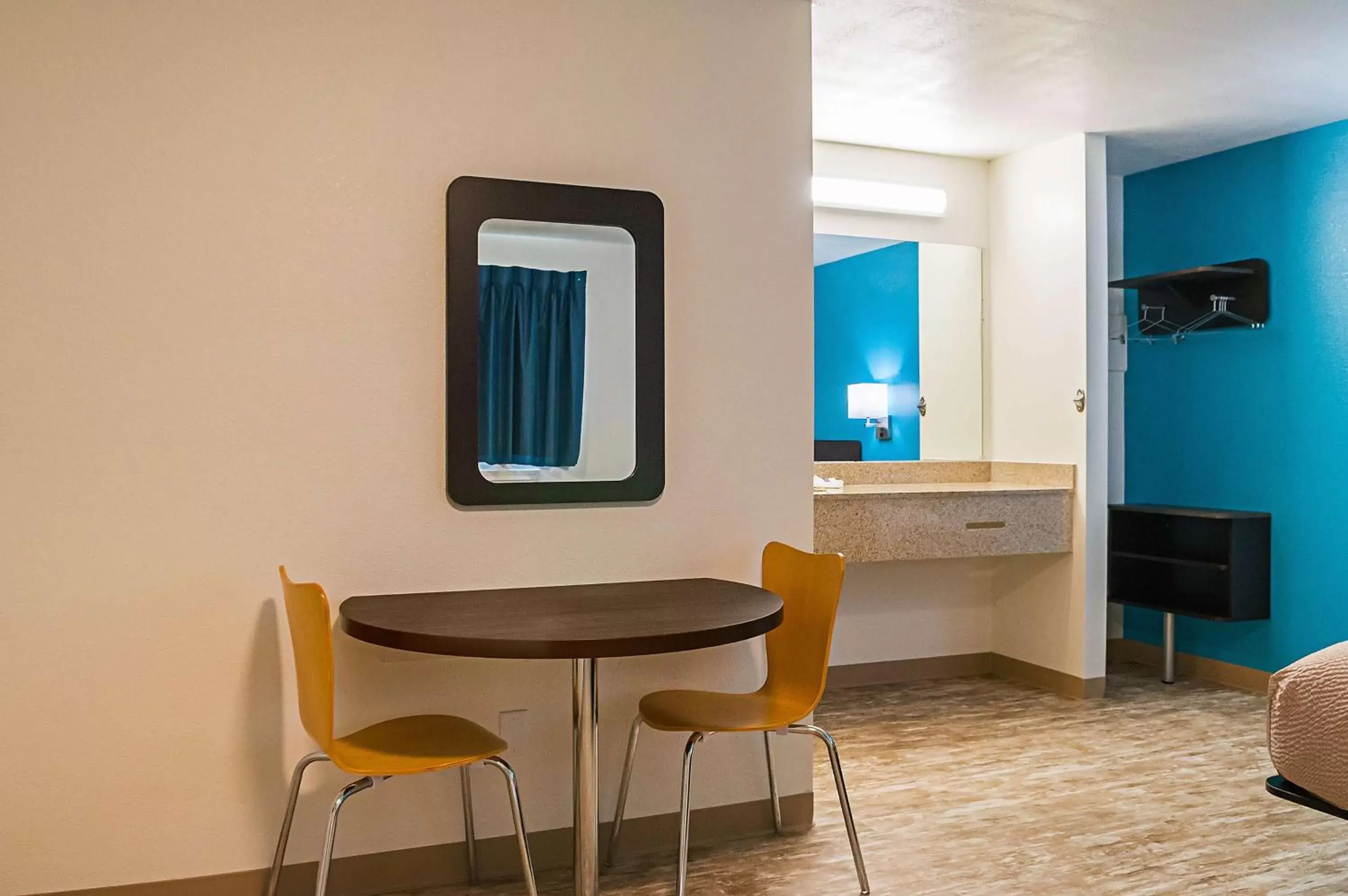 Photo of the whole room, Dining Area in Motel 6-Bay Saint Louis, MS