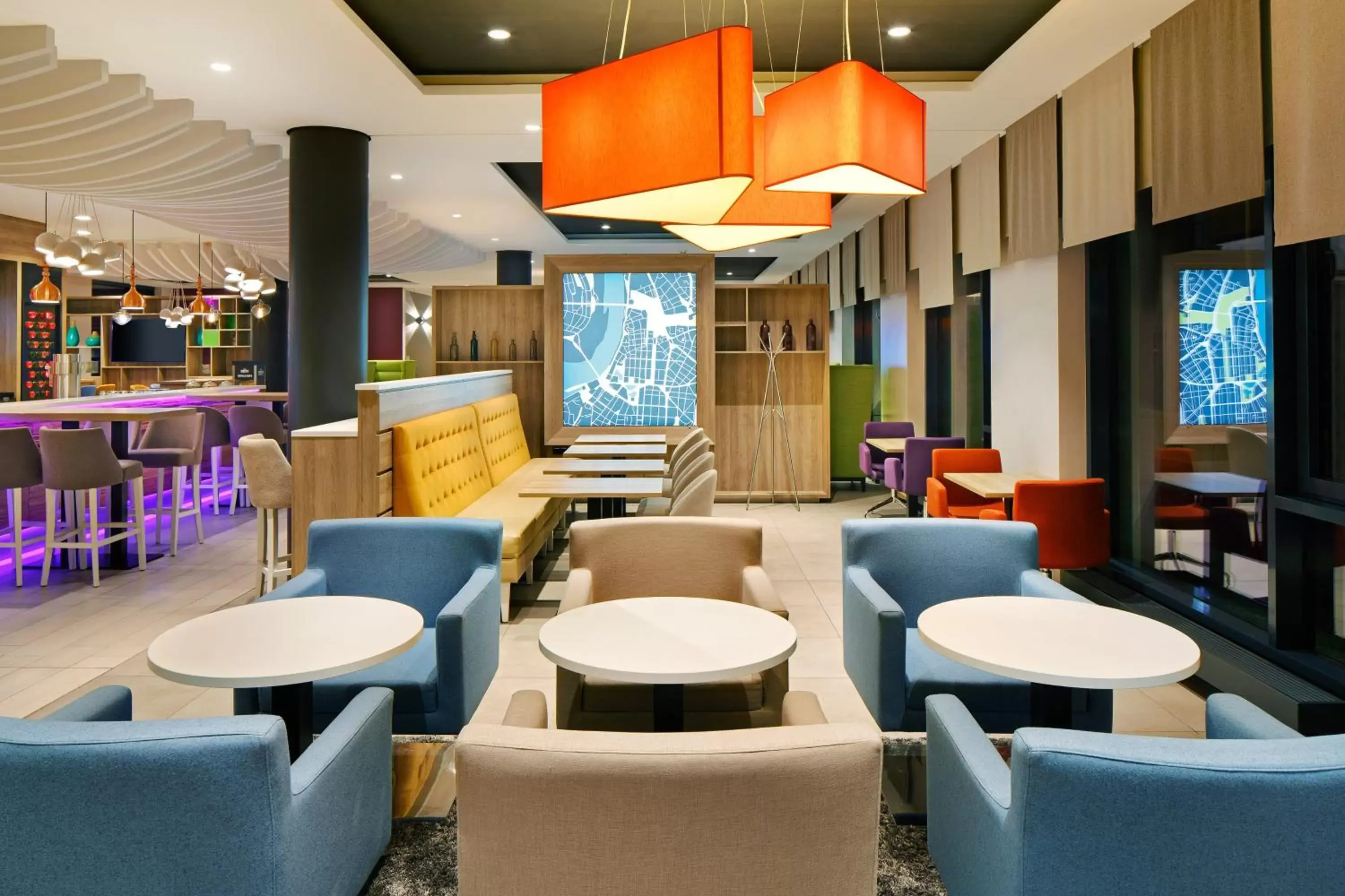 Property building, Lounge/Bar in Holiday Inn Düsseldorf City – Toulouser Allee, an IHG Hotel