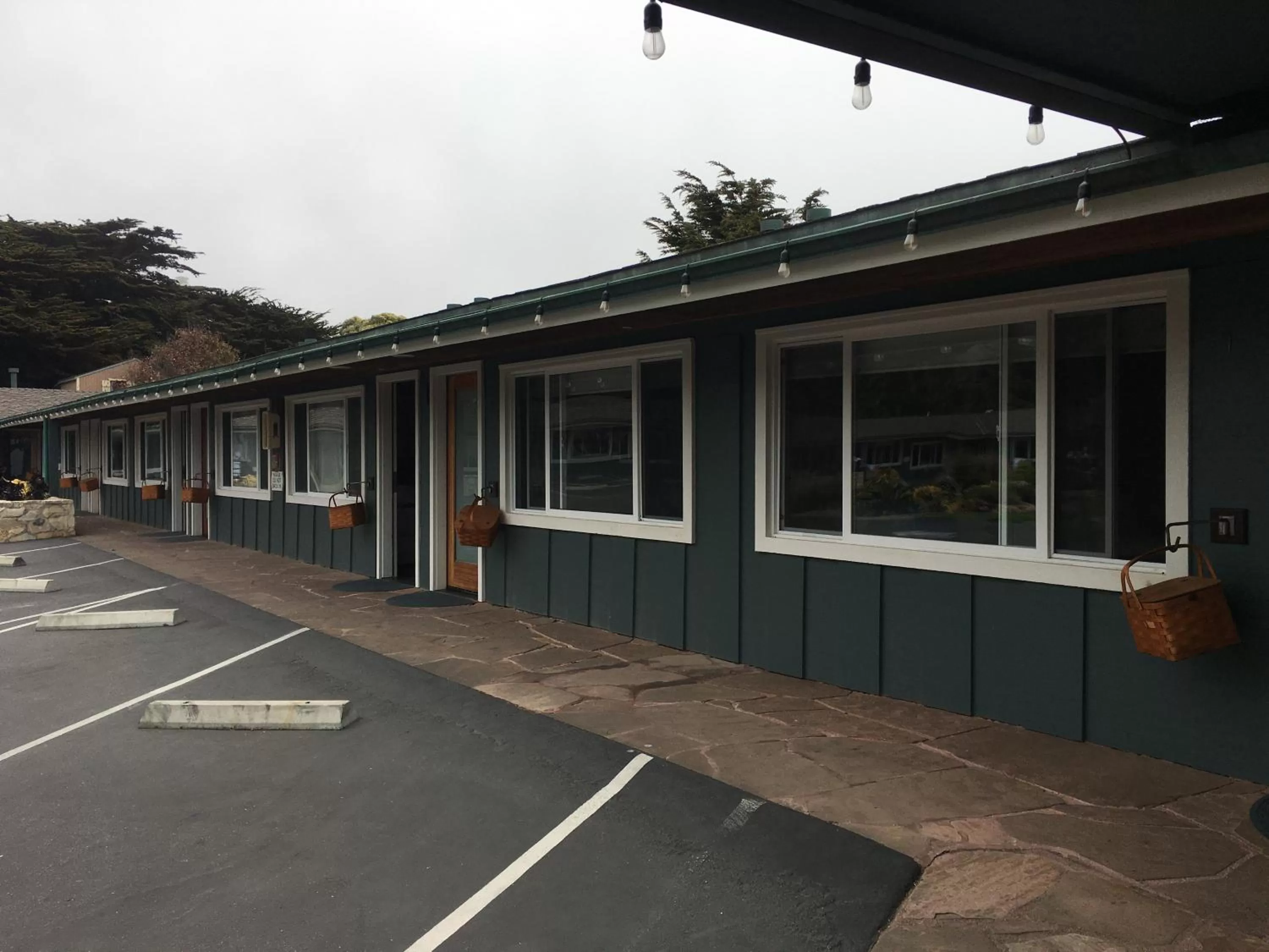 Property building in Cambria Shores Inn