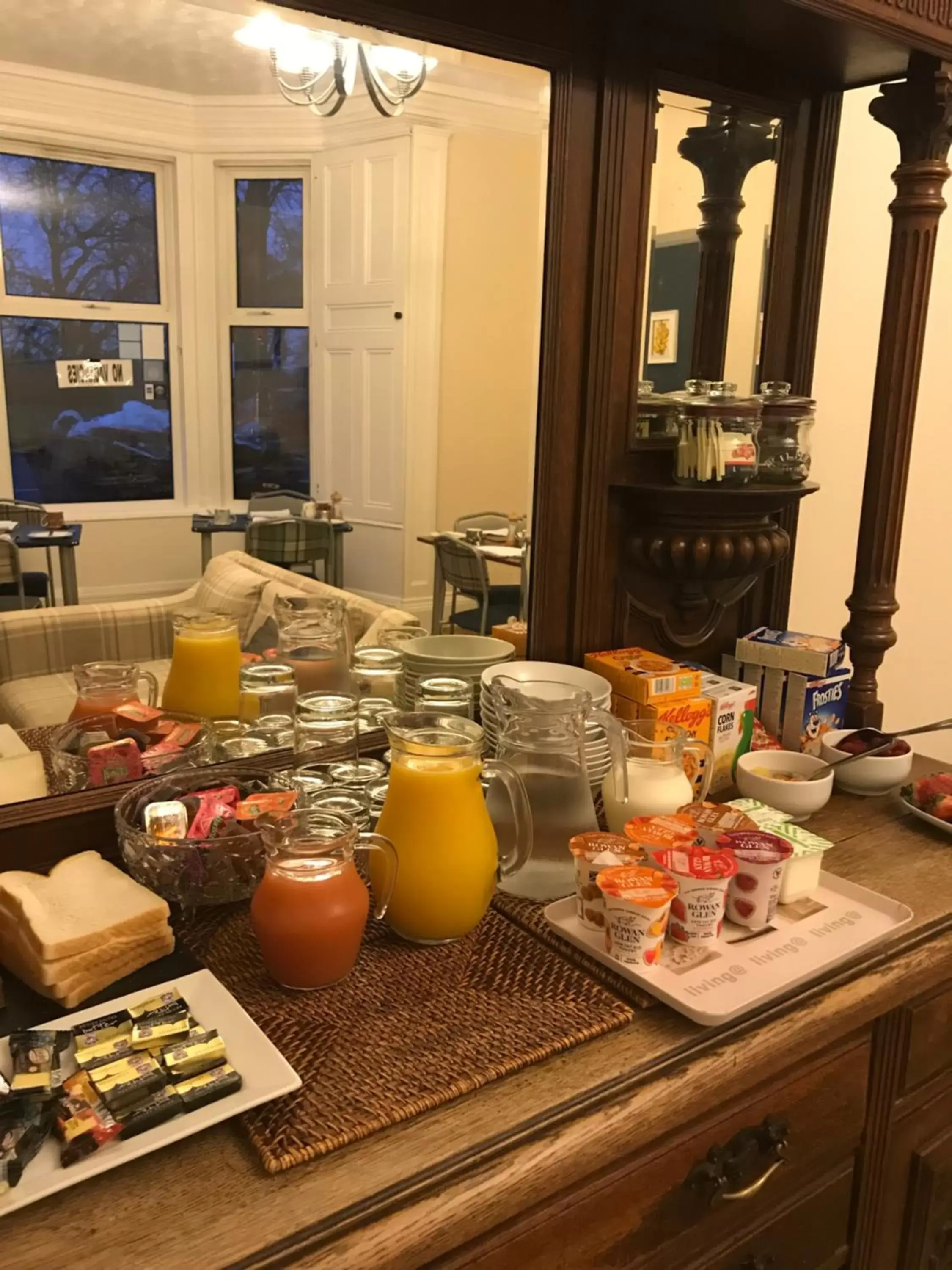 Buffet breakfast, Breakfast in Ravenswood Guest House