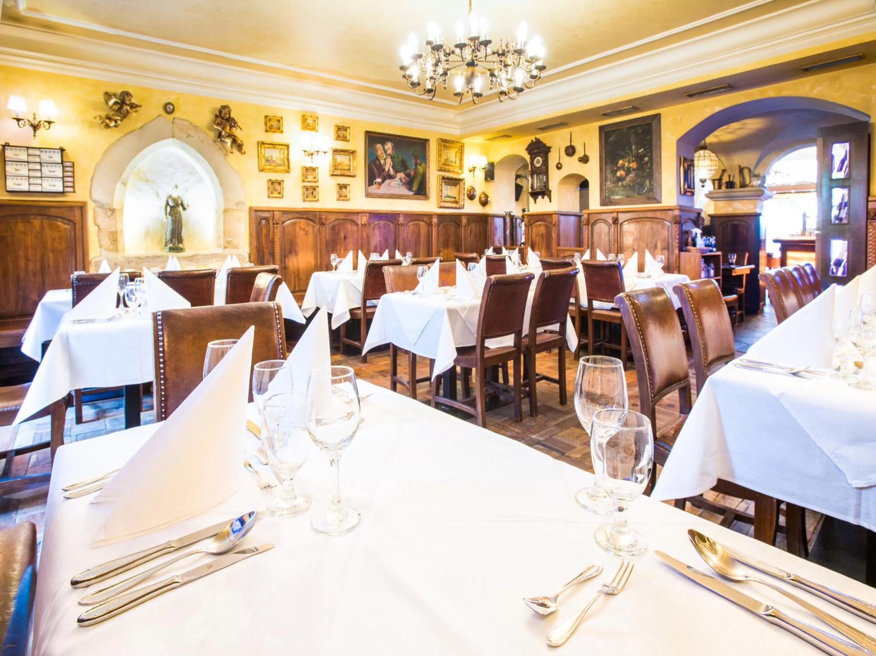 Restaurant/places to eat in Hotel U Zlatého Stromu Prague by BHG