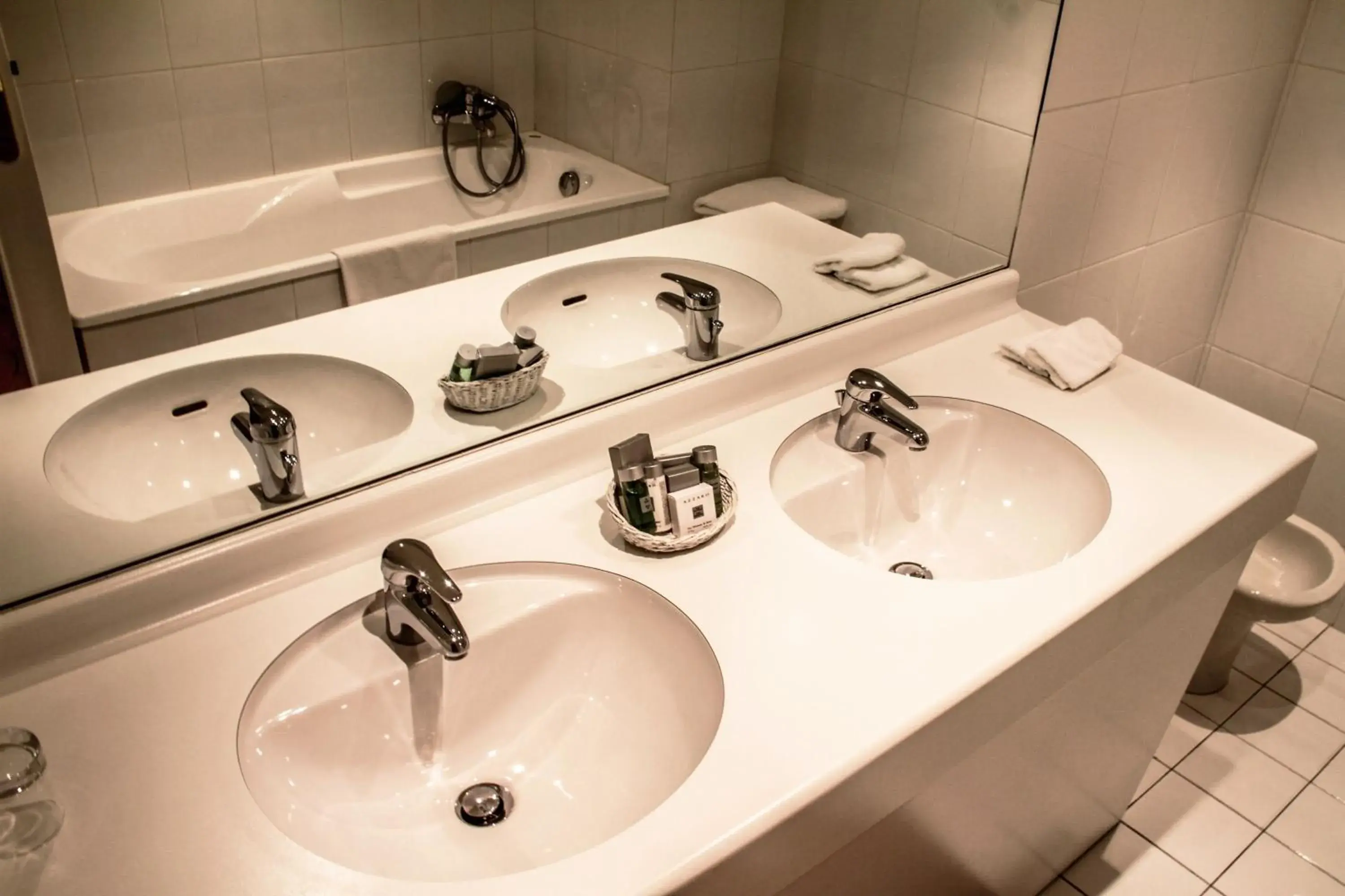 Bathroom in Hostellerie Saint Antoine