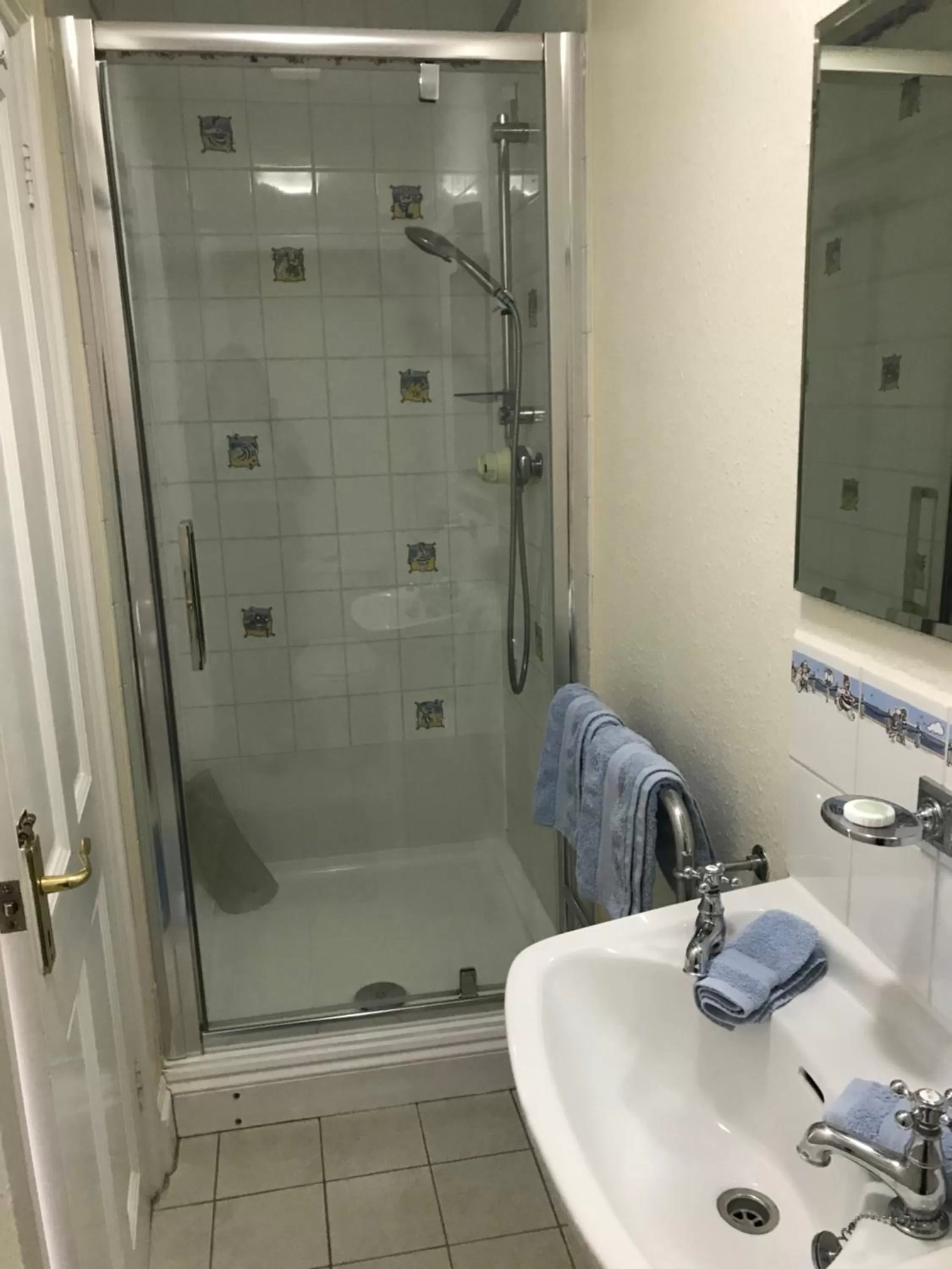 Shower, Bathroom in No 52 bed and breakfast