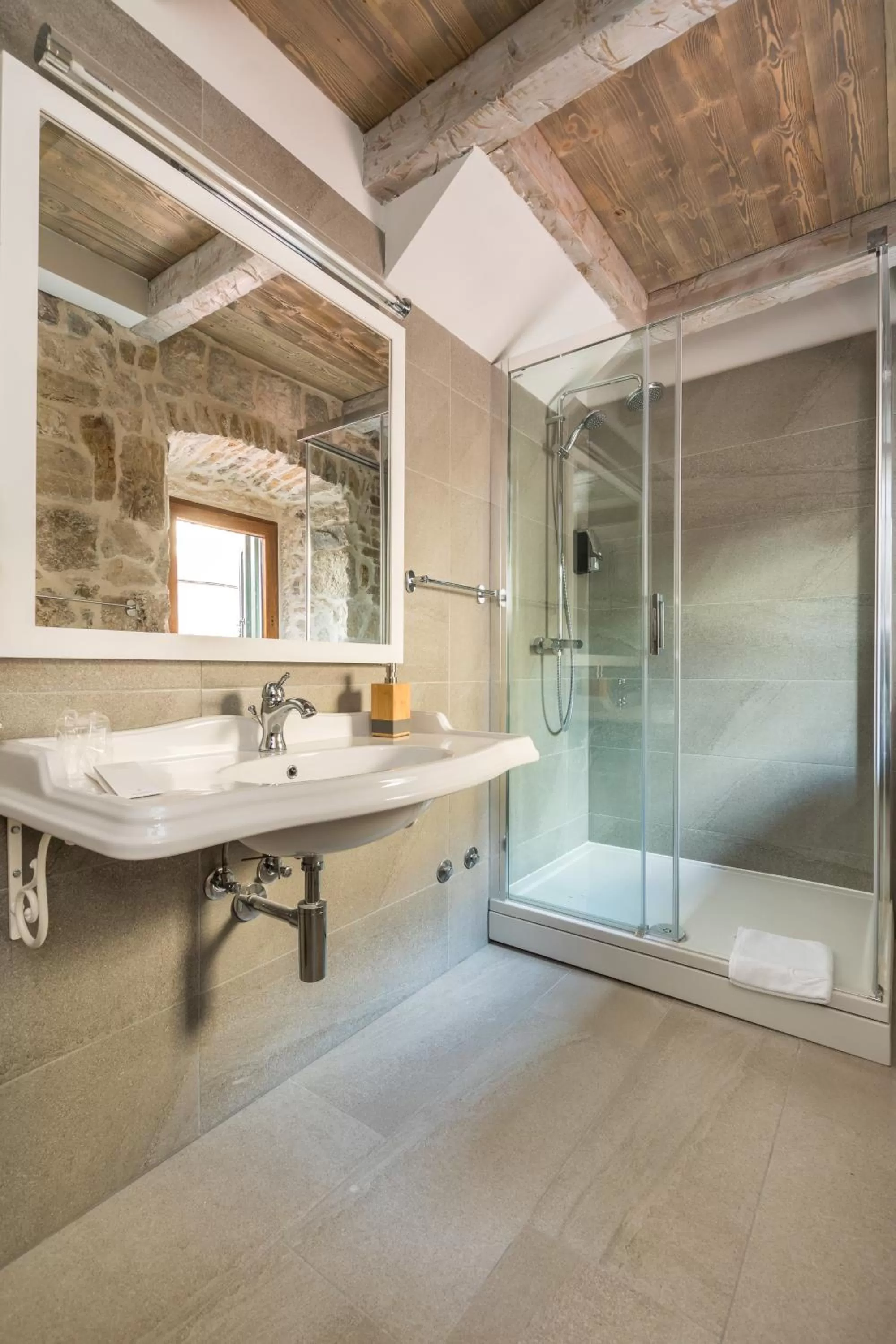 Photo of the whole room, Bathroom in Heritage Palace Varos - MAG Quaint & Elegant Boutique Hotels