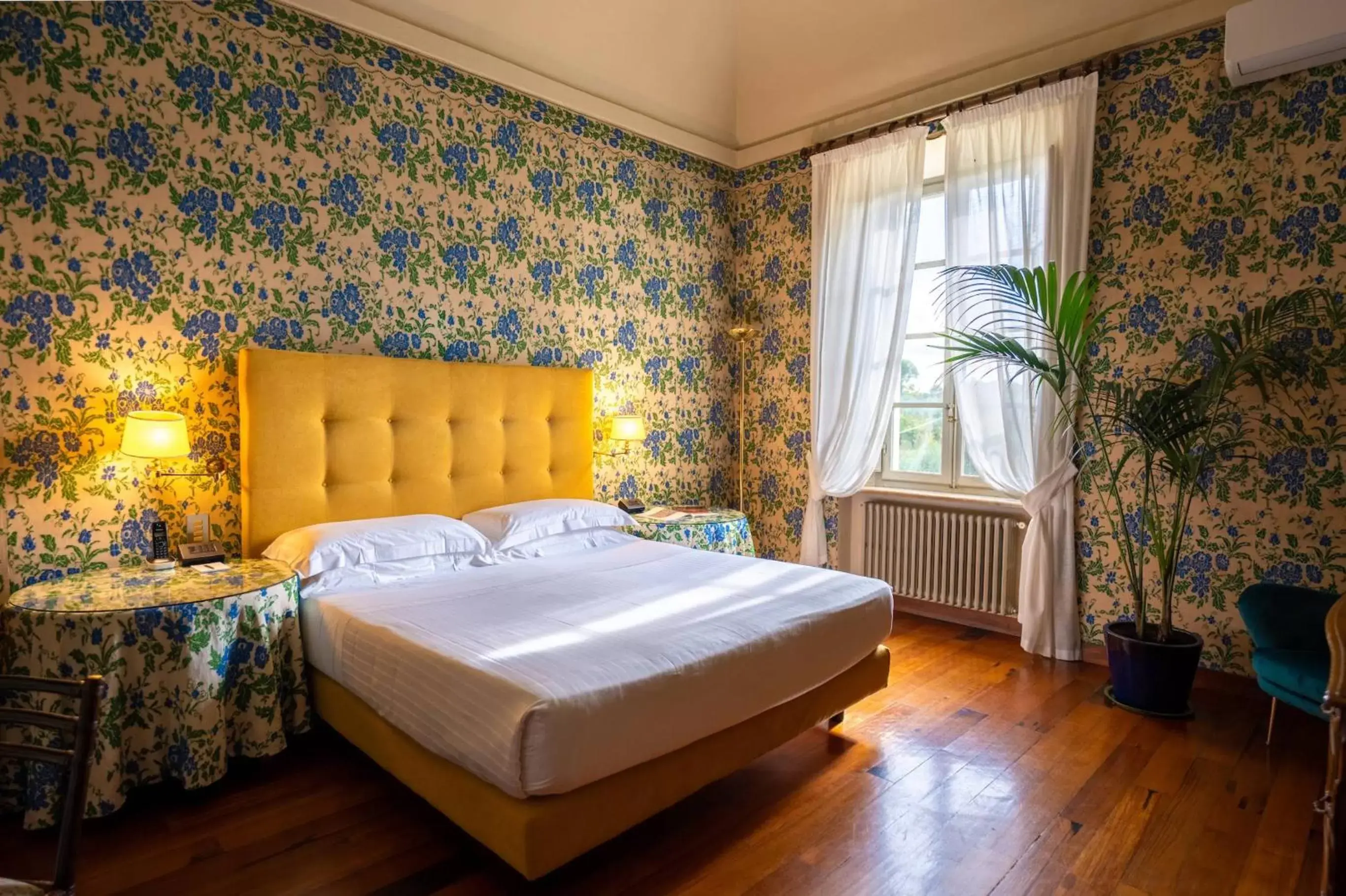 Bedroom, Bed in Hotel Certosa Di Maggiano