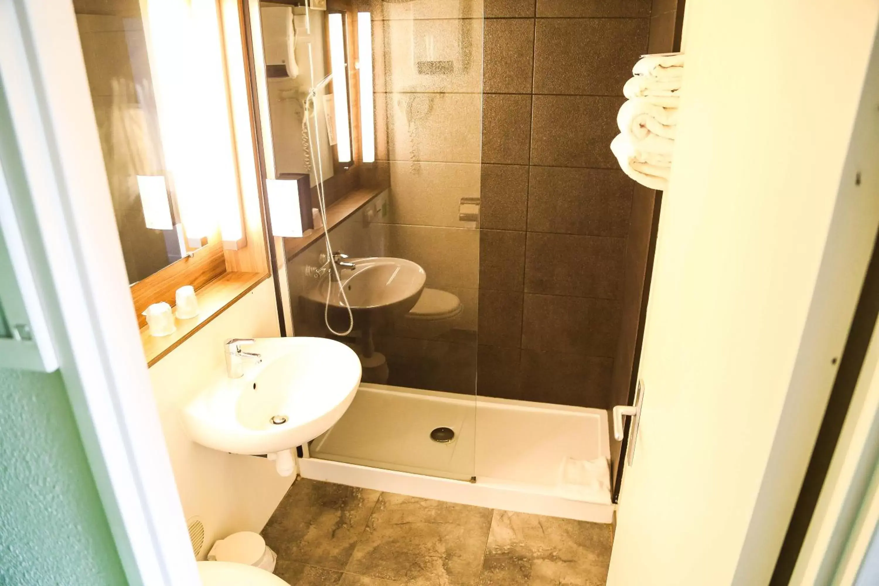 Shower, Bathroom in Campanile Narbonne A9/A61