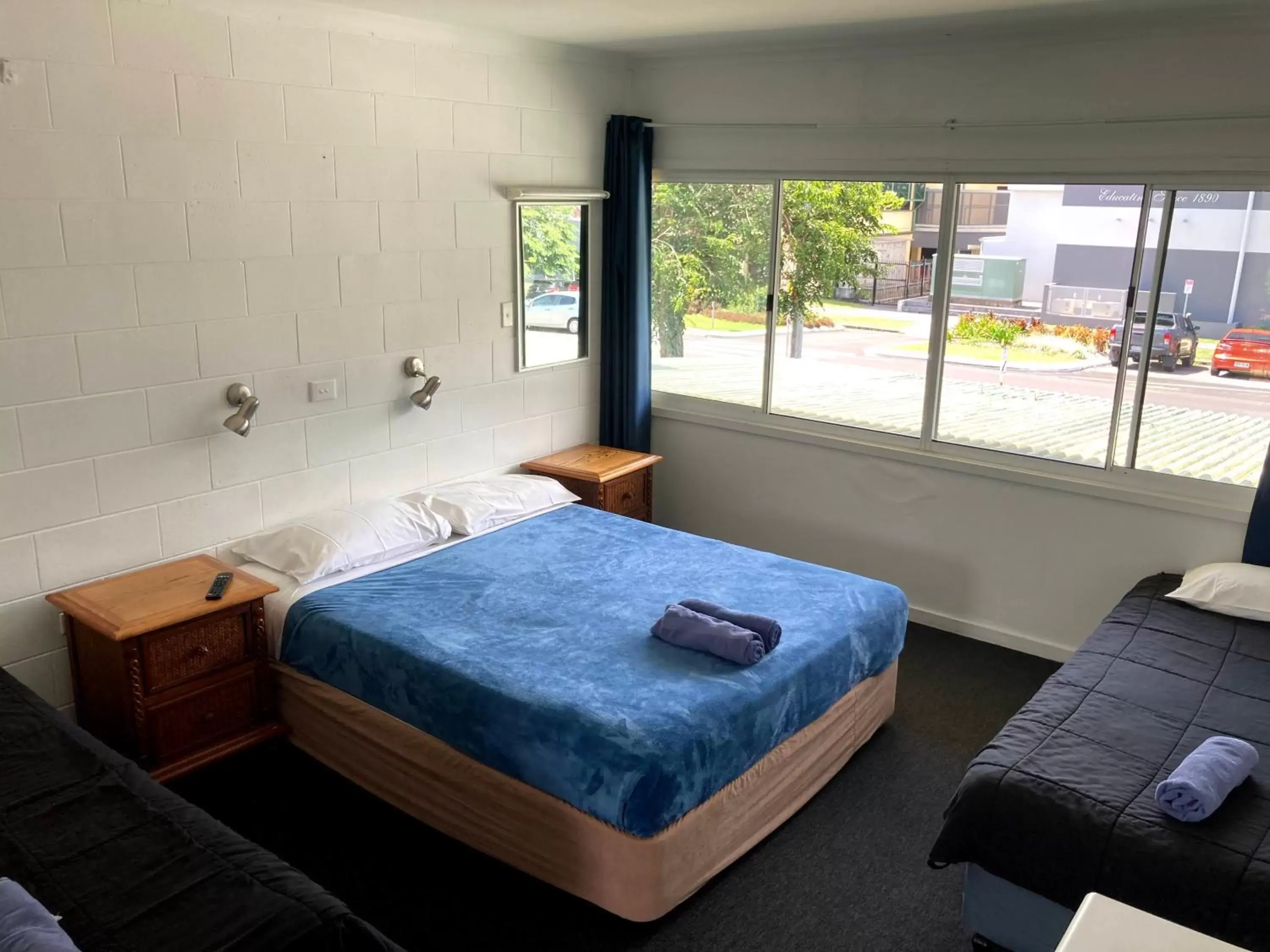 Bed in Cairns City Motel