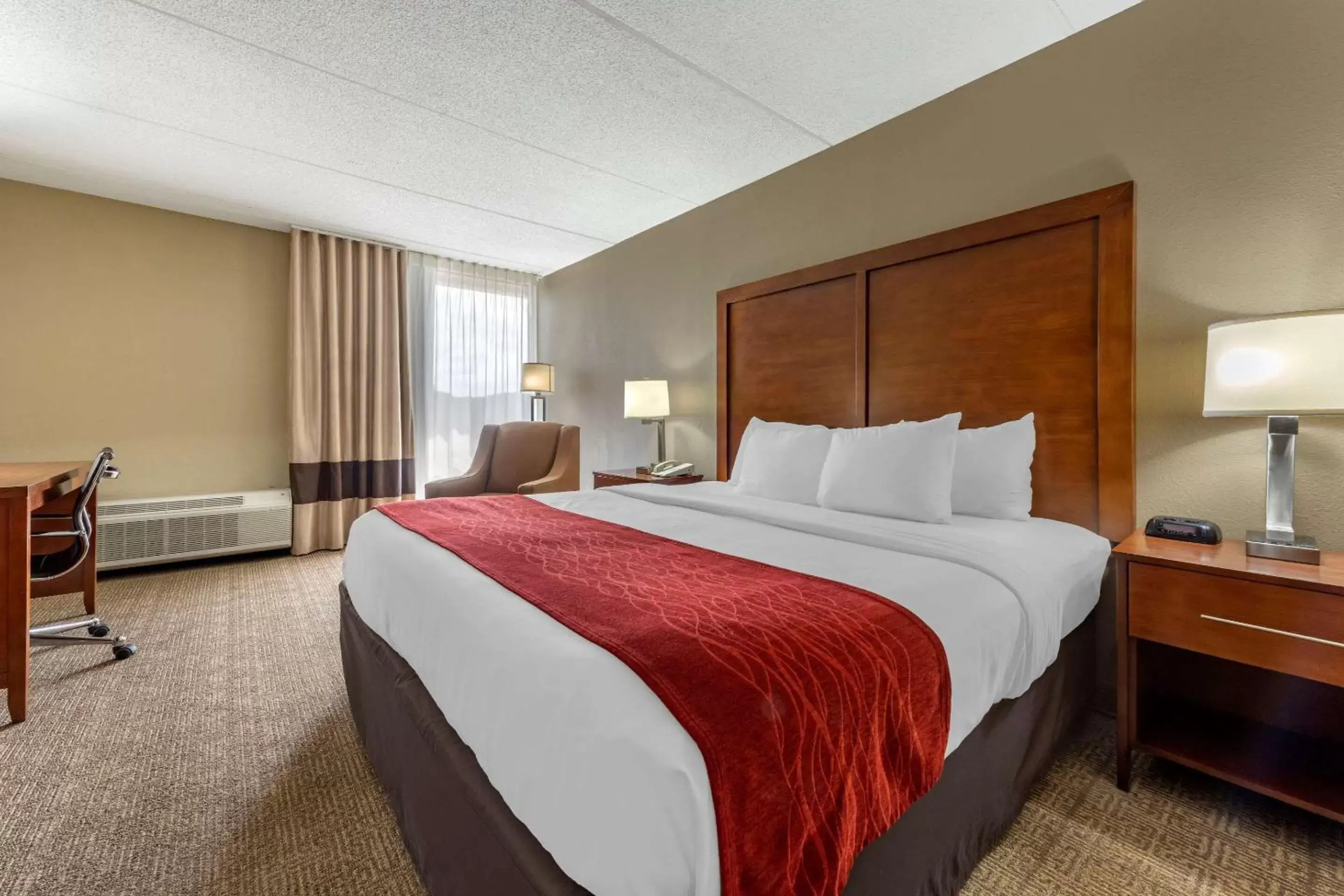Photo of the whole room, Bed in Comfort Inn Cranberry Township