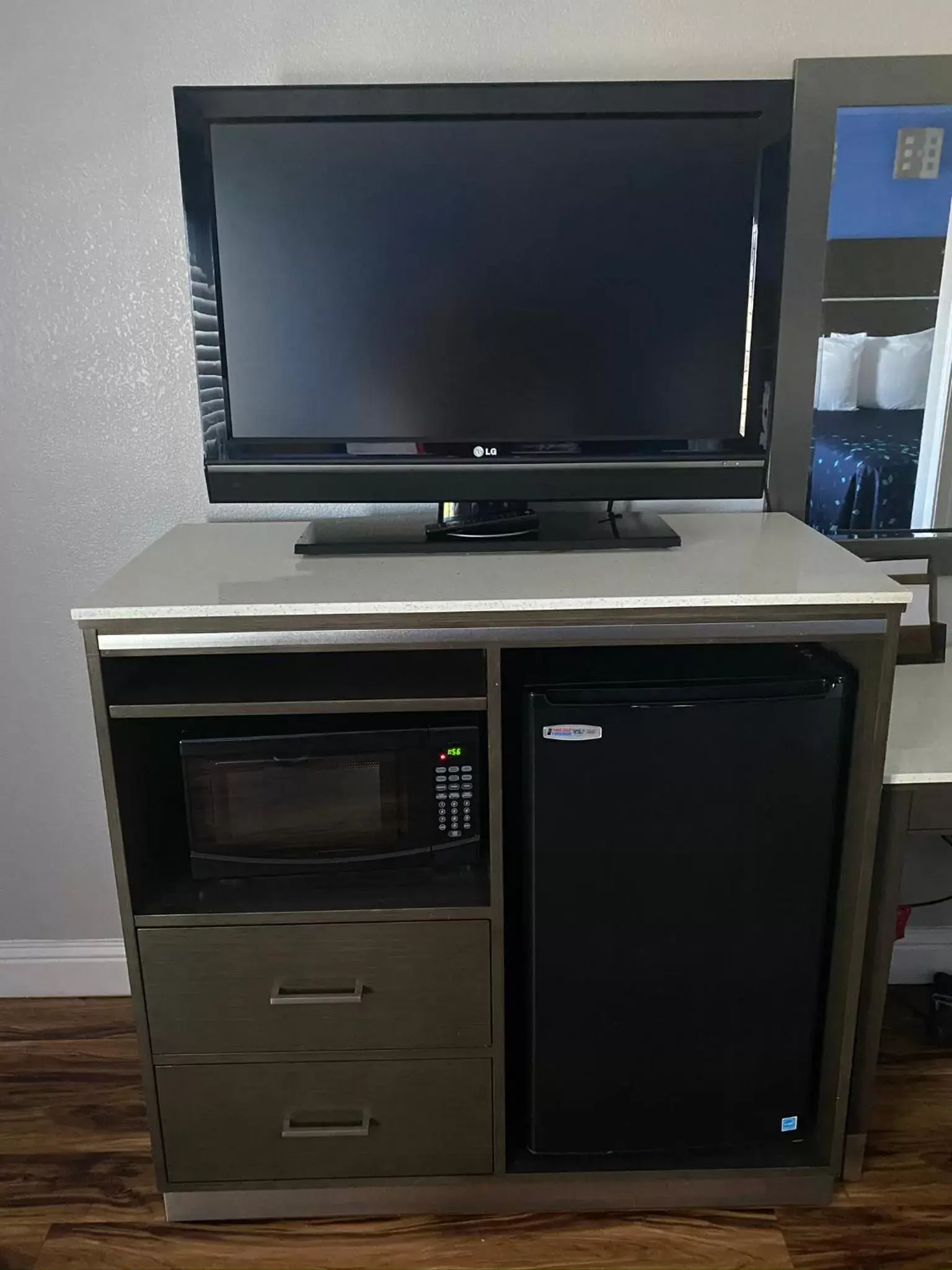 Other, TV/Entertainment Center in Oasis Inn Sacramento- Elk Grove