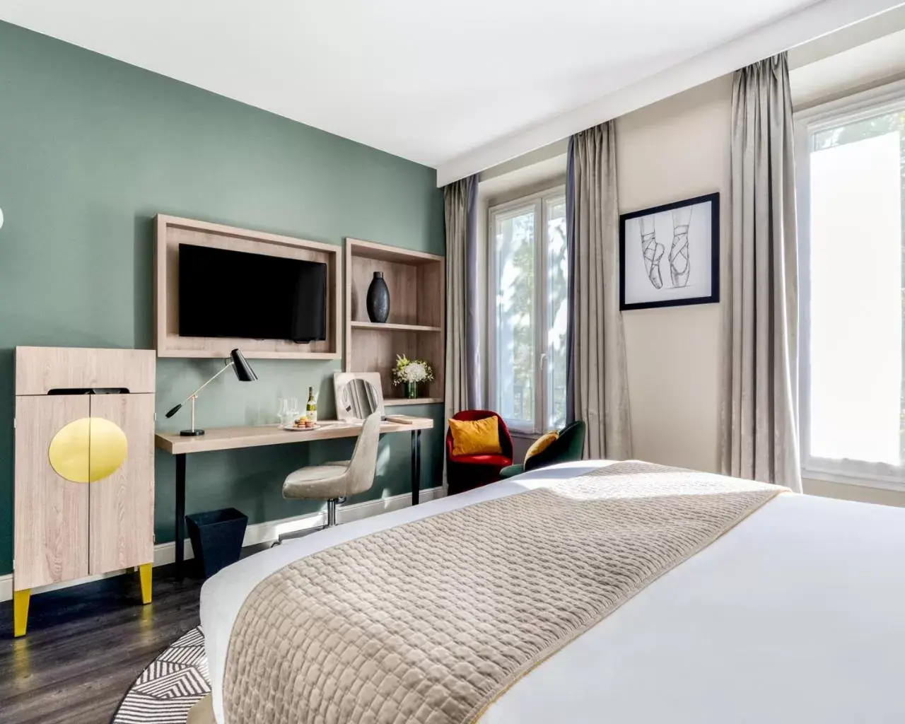 TV and multimedia, Bed in Hotel Opéra Opal TV and multimedia, Bed in Hotel Opéra Opal