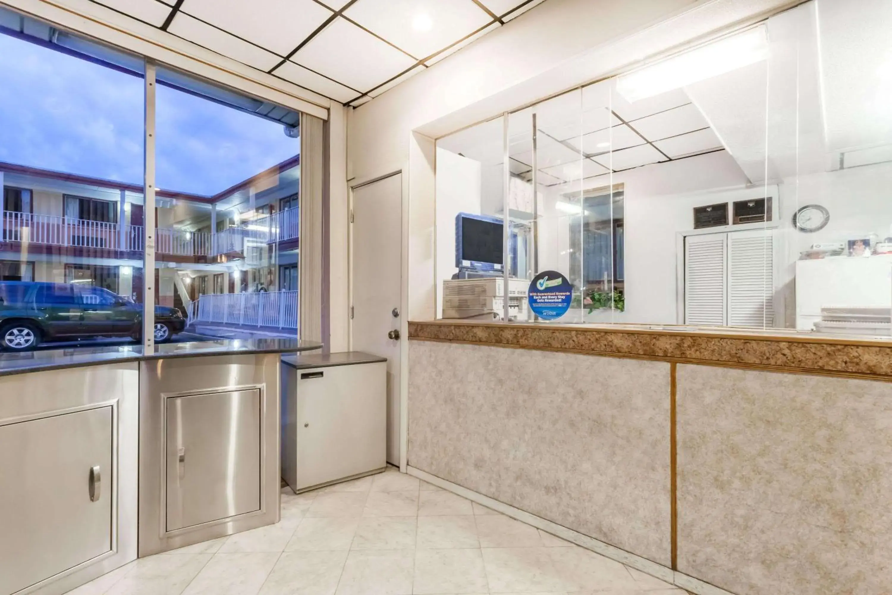 Lobby or reception, Kitchen/Kitchenette in Atlantic Motor Inn Near Boardwalk