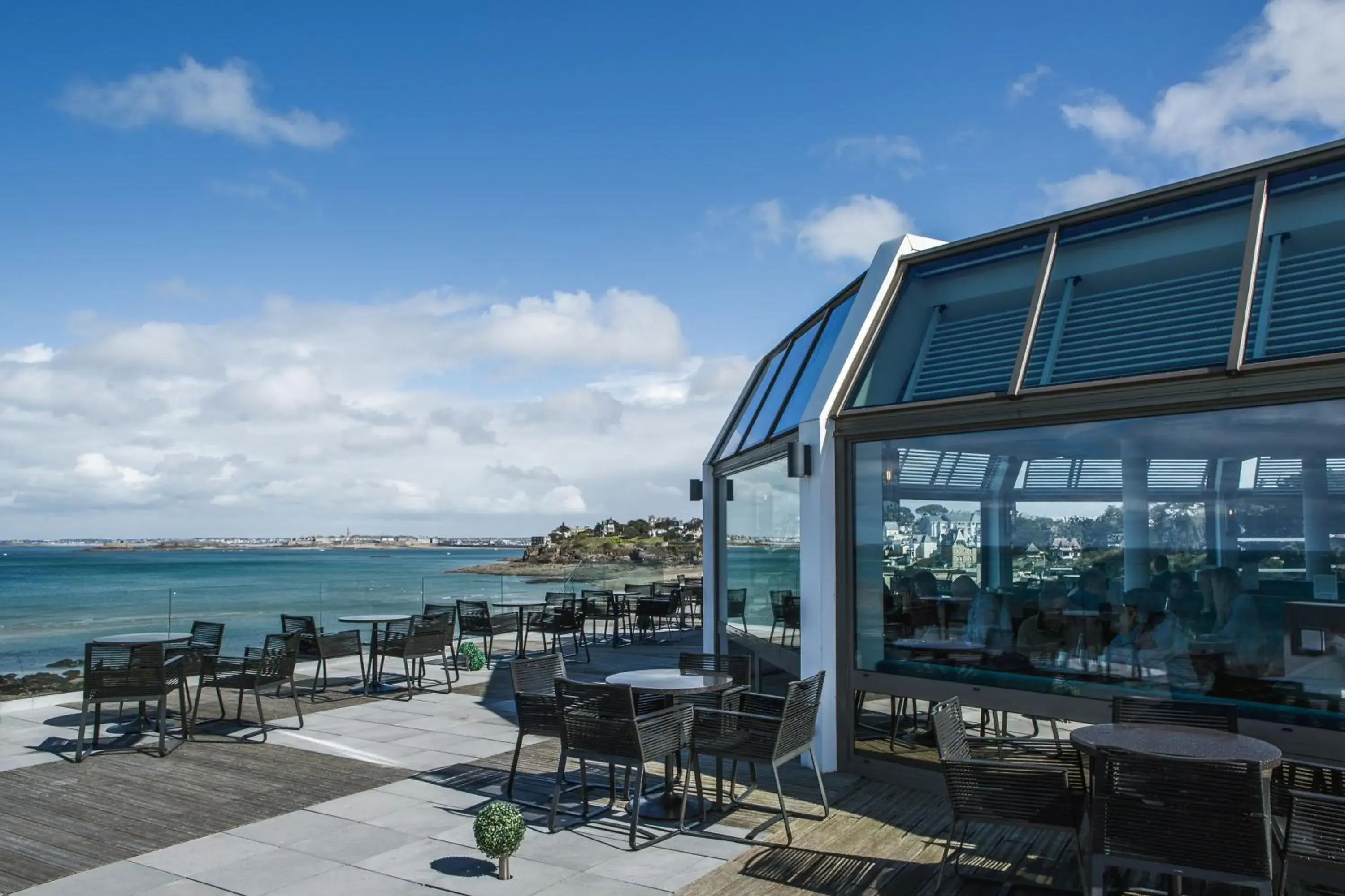 Balcony/Terrace, Restaurant/Places to Eat in Emeria Dinard Hotel Thalasso & Spa