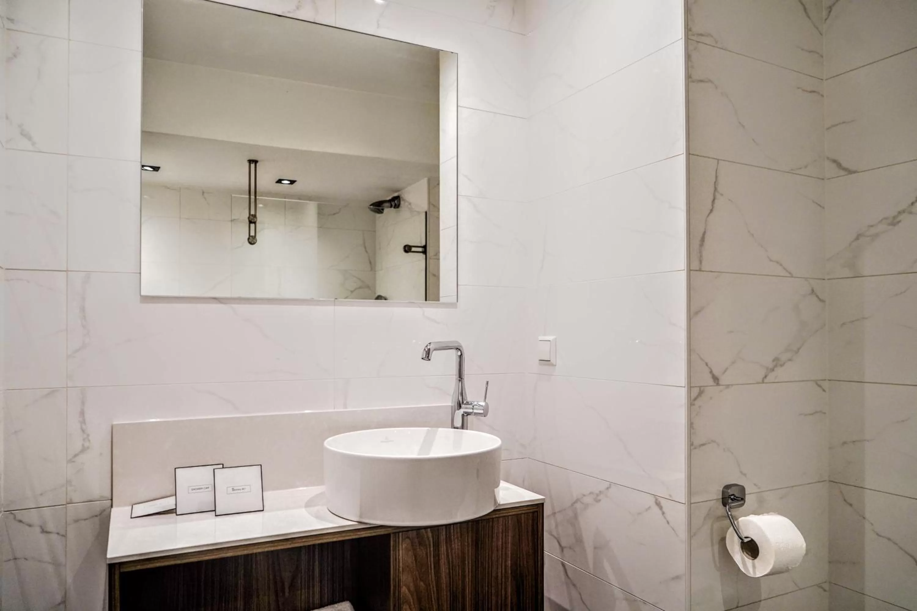 Bathroom in Central Park Voorburg - Relais & Chateaux