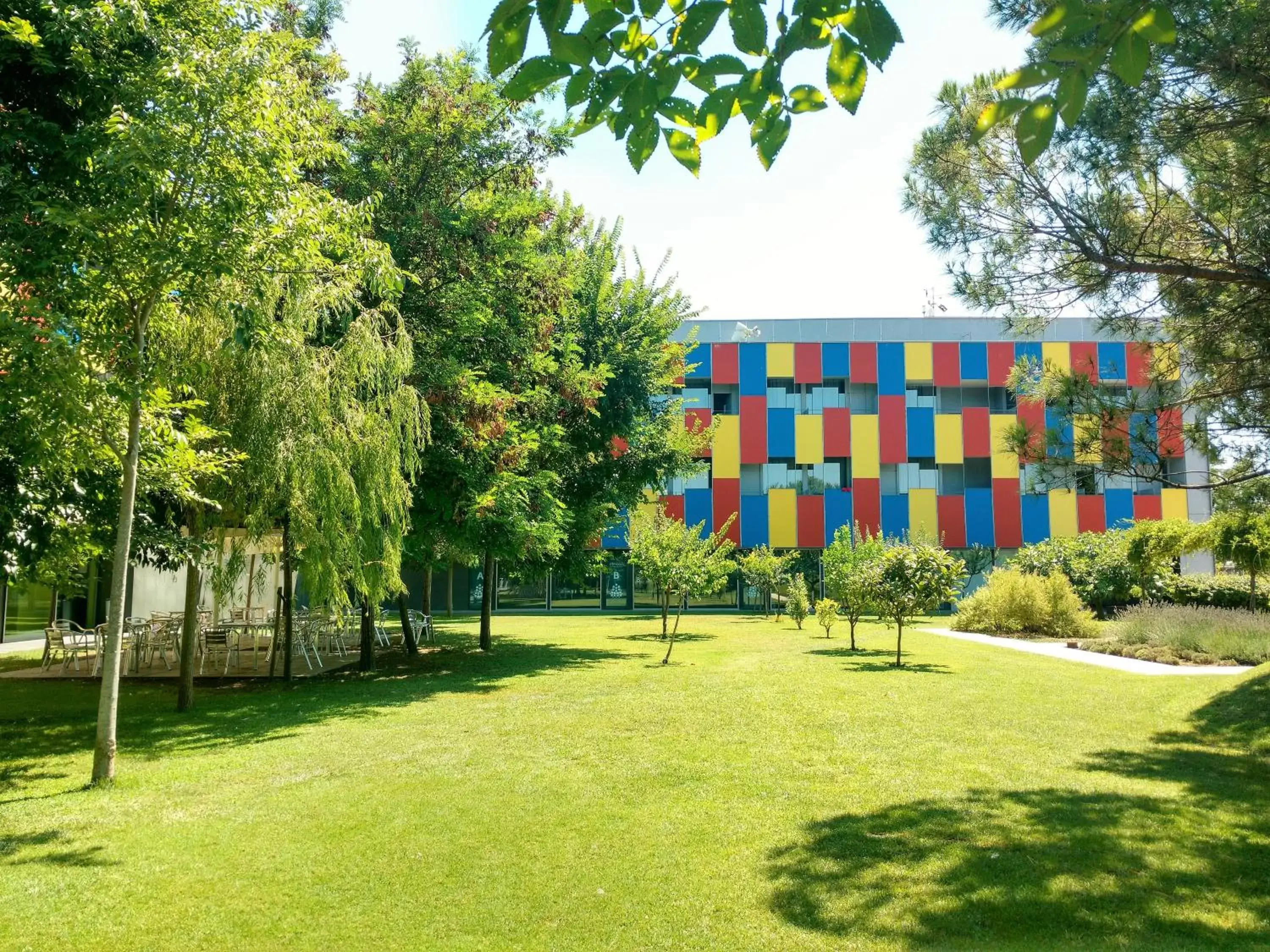 Garden, Property Building in Centre Esplai Albergue