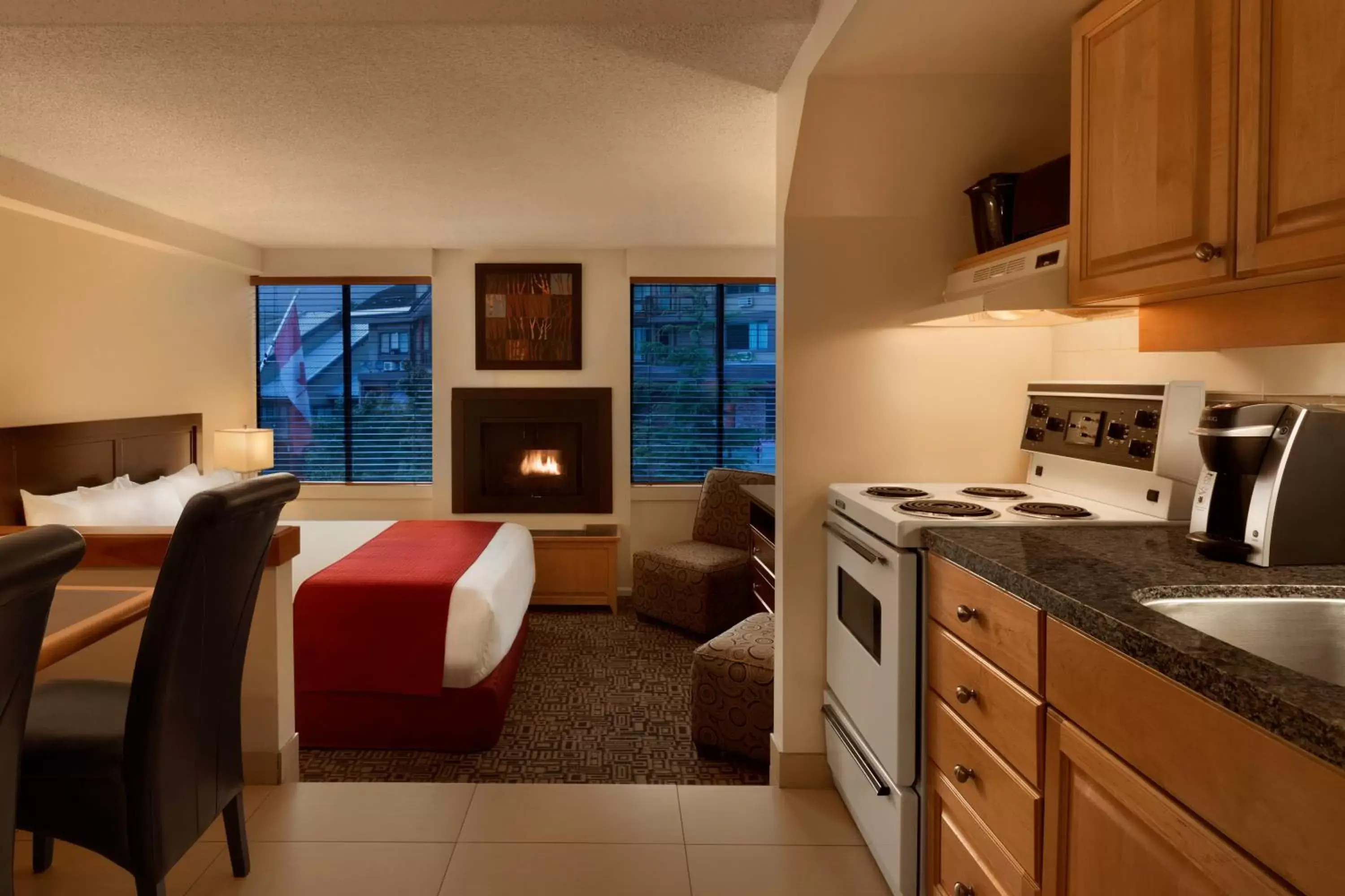 Spring, Kitchen/Kitchenette in Mountain Side Hotel Whistler by Executive