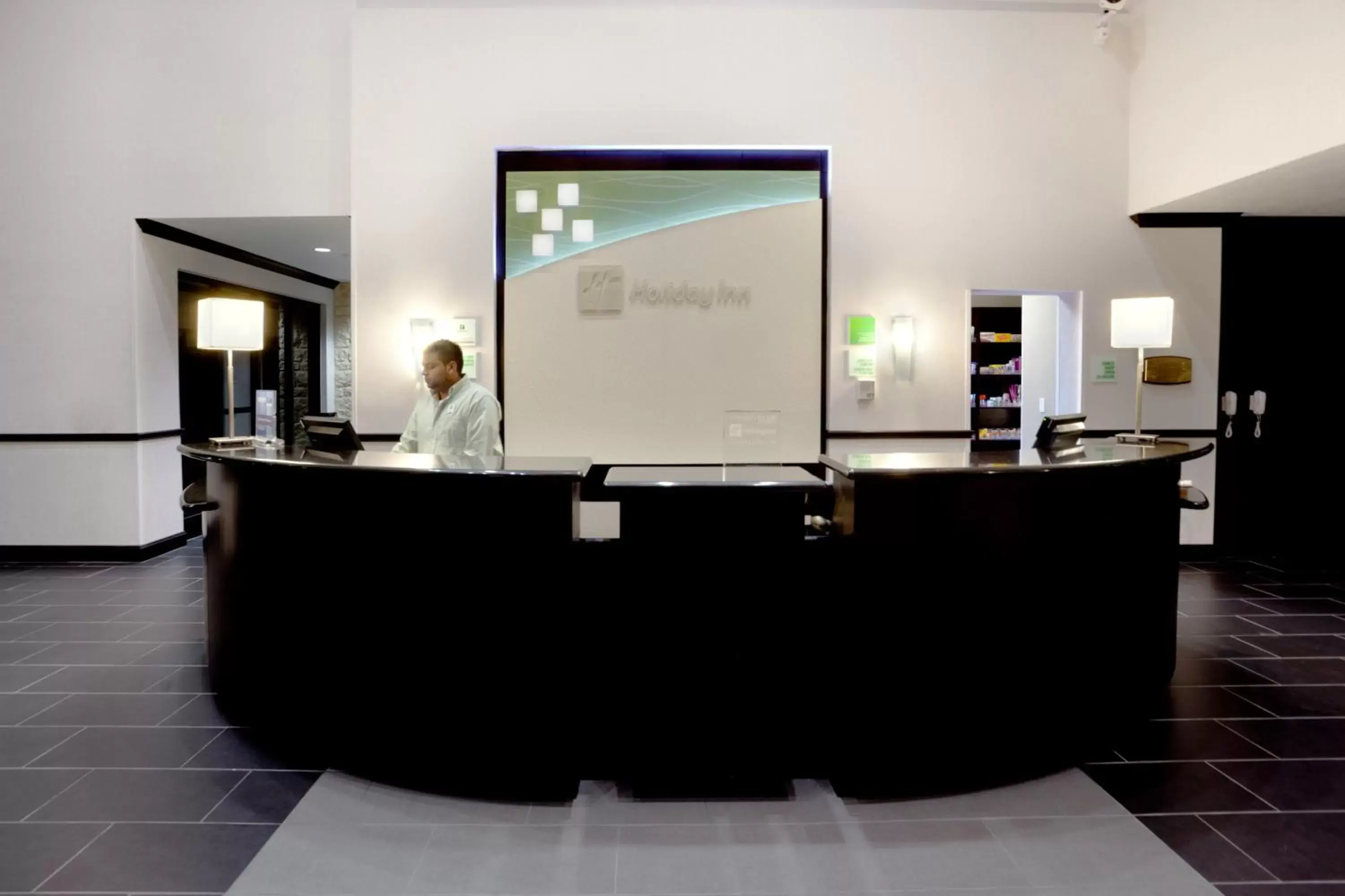 Lobby or reception in Holiday Inn San Antonio North Stone Oak Area, an IHG Hotel