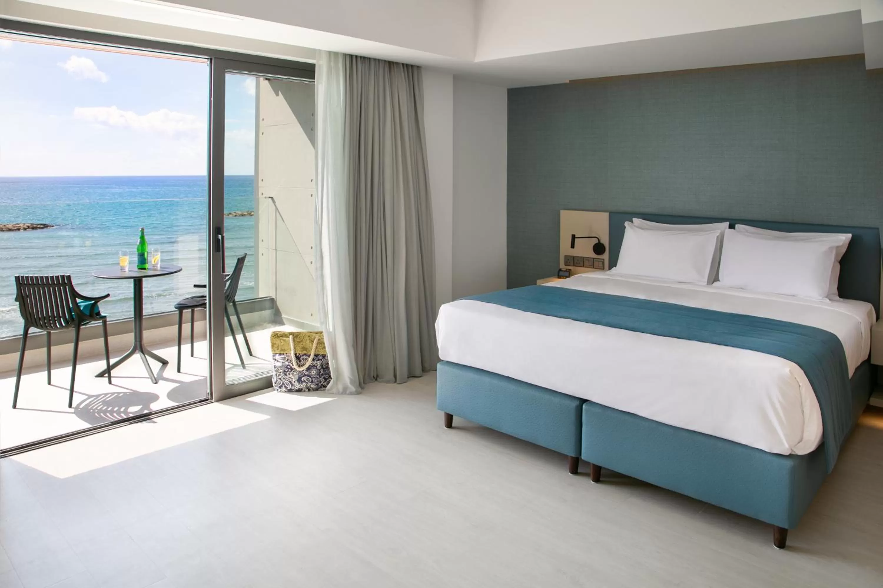 Bedroom, Bed in Mercure Larnaca Beach Resort