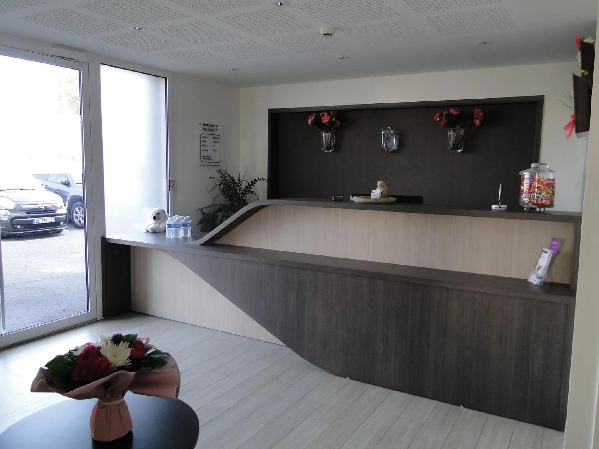 Lobby or reception in The Originals Access, Hôtel Cholet Gare