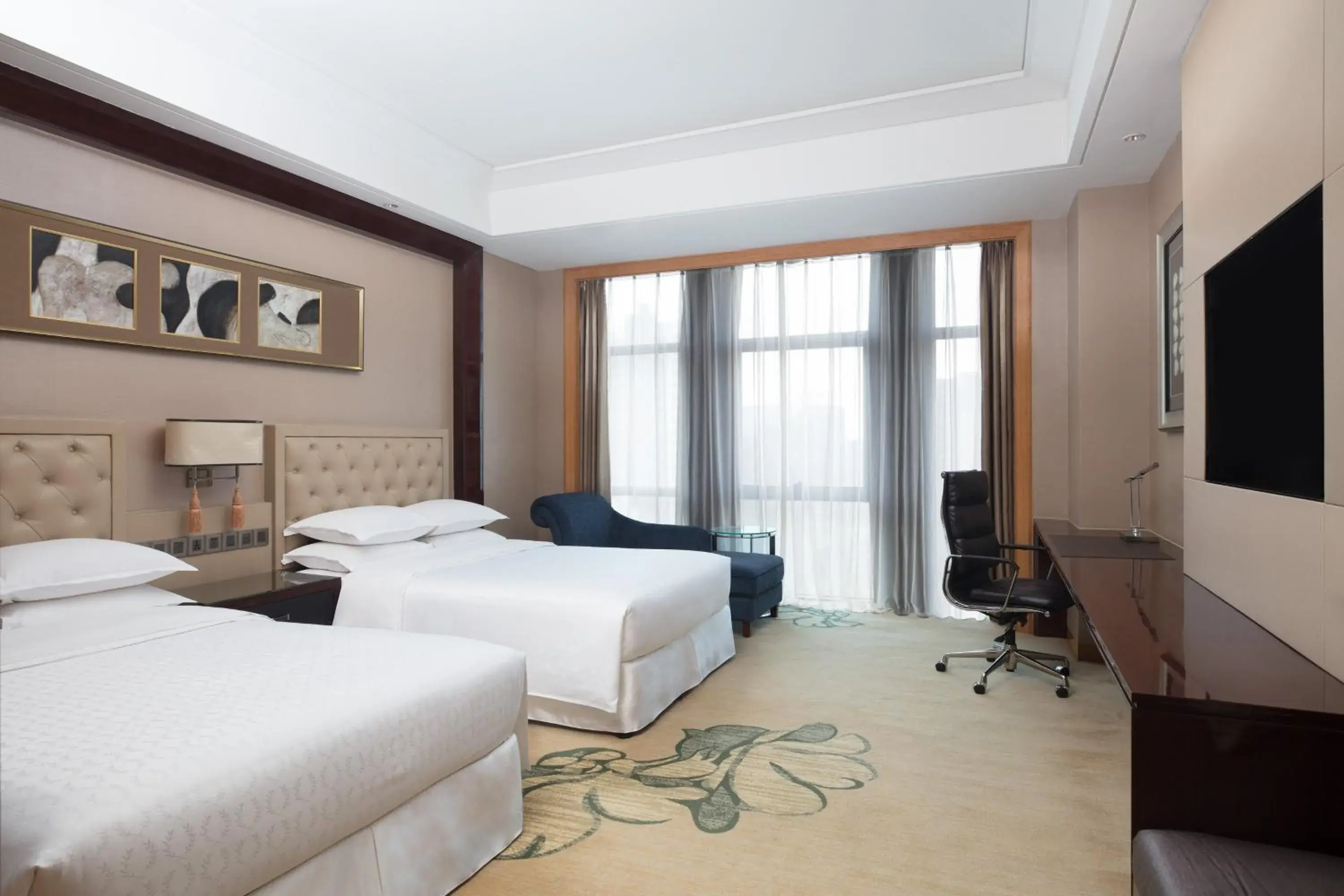 Photo of the whole room, Bed in Sheraton Changzhou Xinbei Hotel