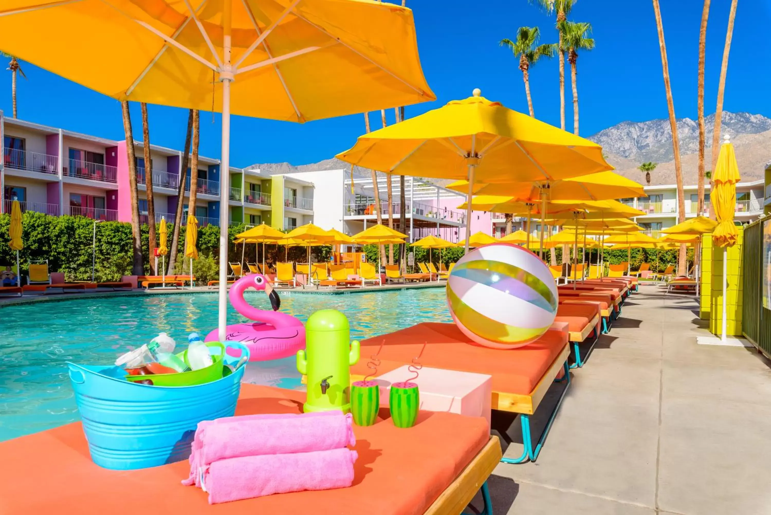 Swimming Pool in The Saguaro Palm Springs