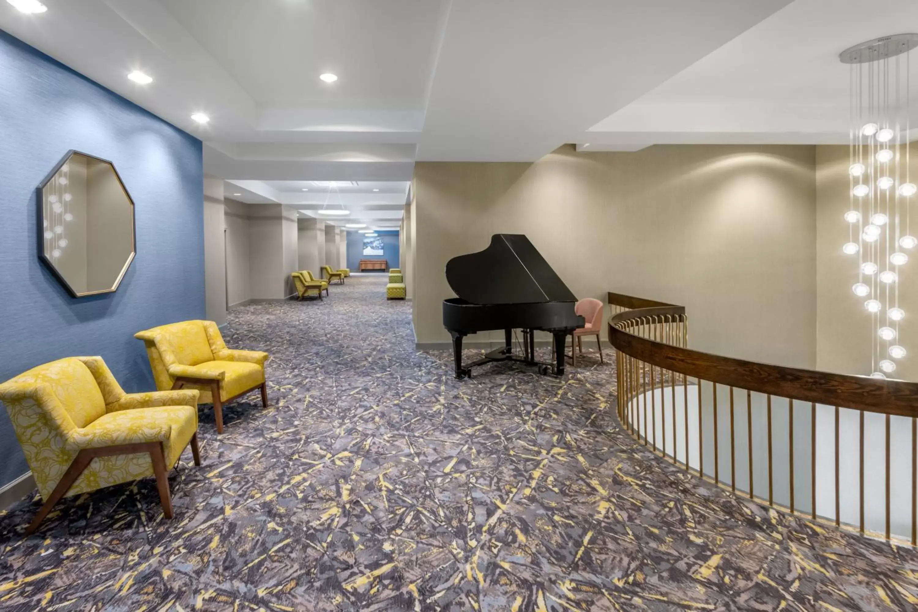 Meeting/conference room, Lobby/Reception in Holiday Inn & Suites Pittsfield-Berkshires, an IHG Hotel