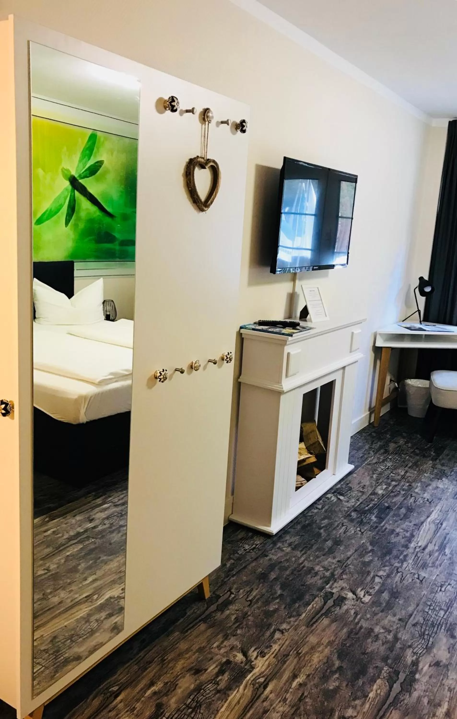 Photo of the whole room, Bed in Spree - Waldhotel Cottbus