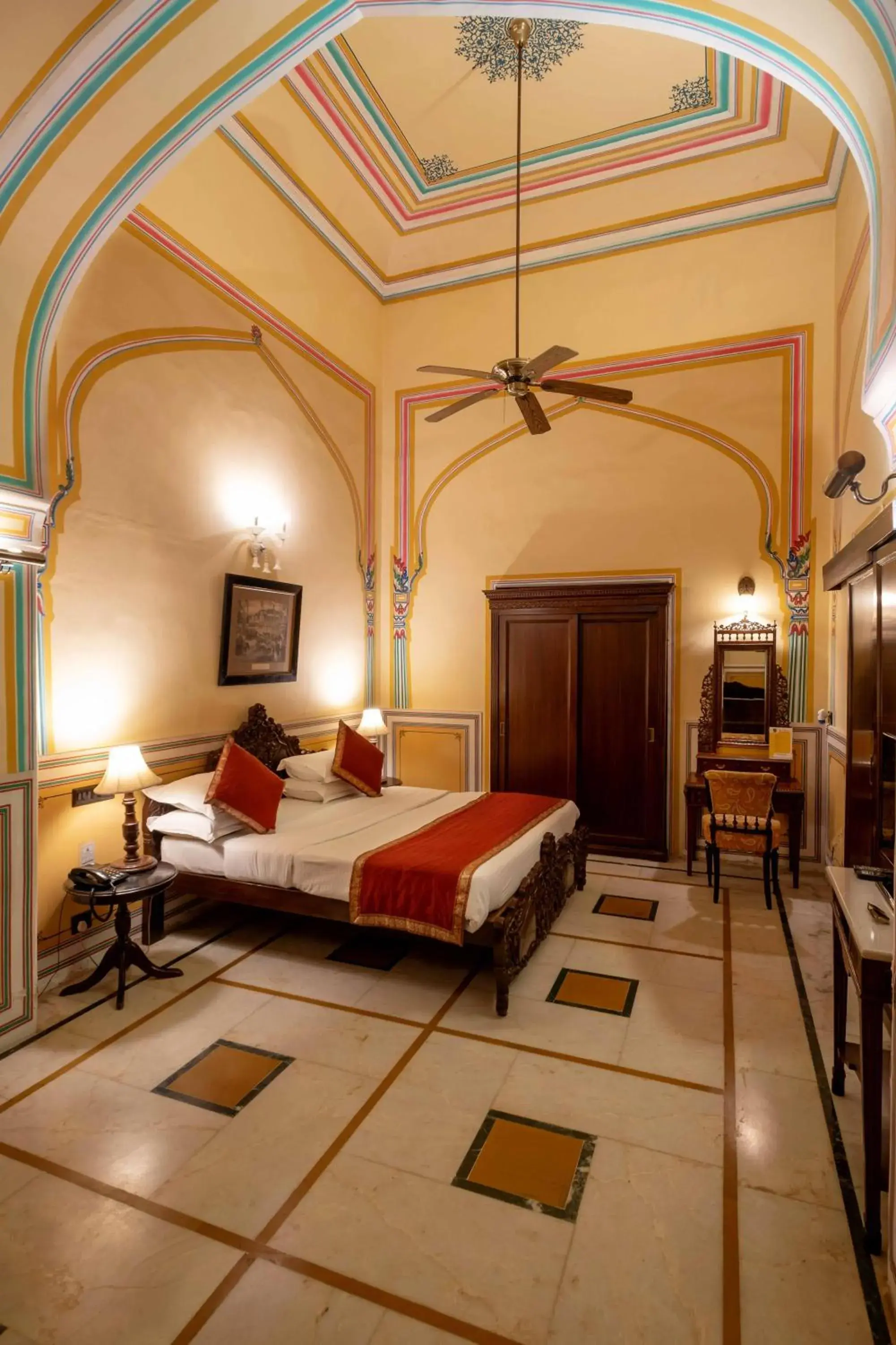 Bed in Hotel Narain Niwas Palace