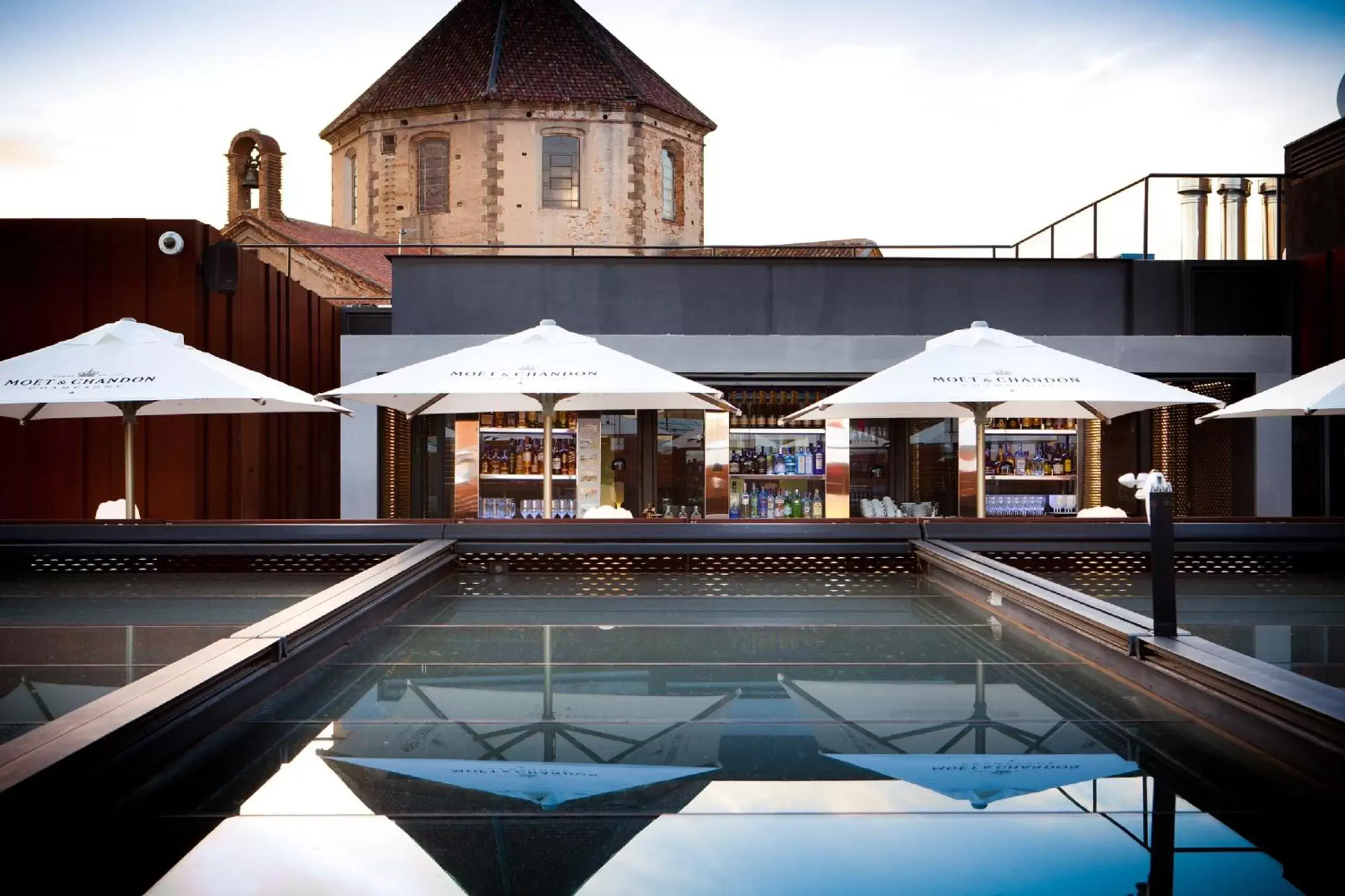 Balcony/Terrace, Swimming Pool in Hotel España Ramblas