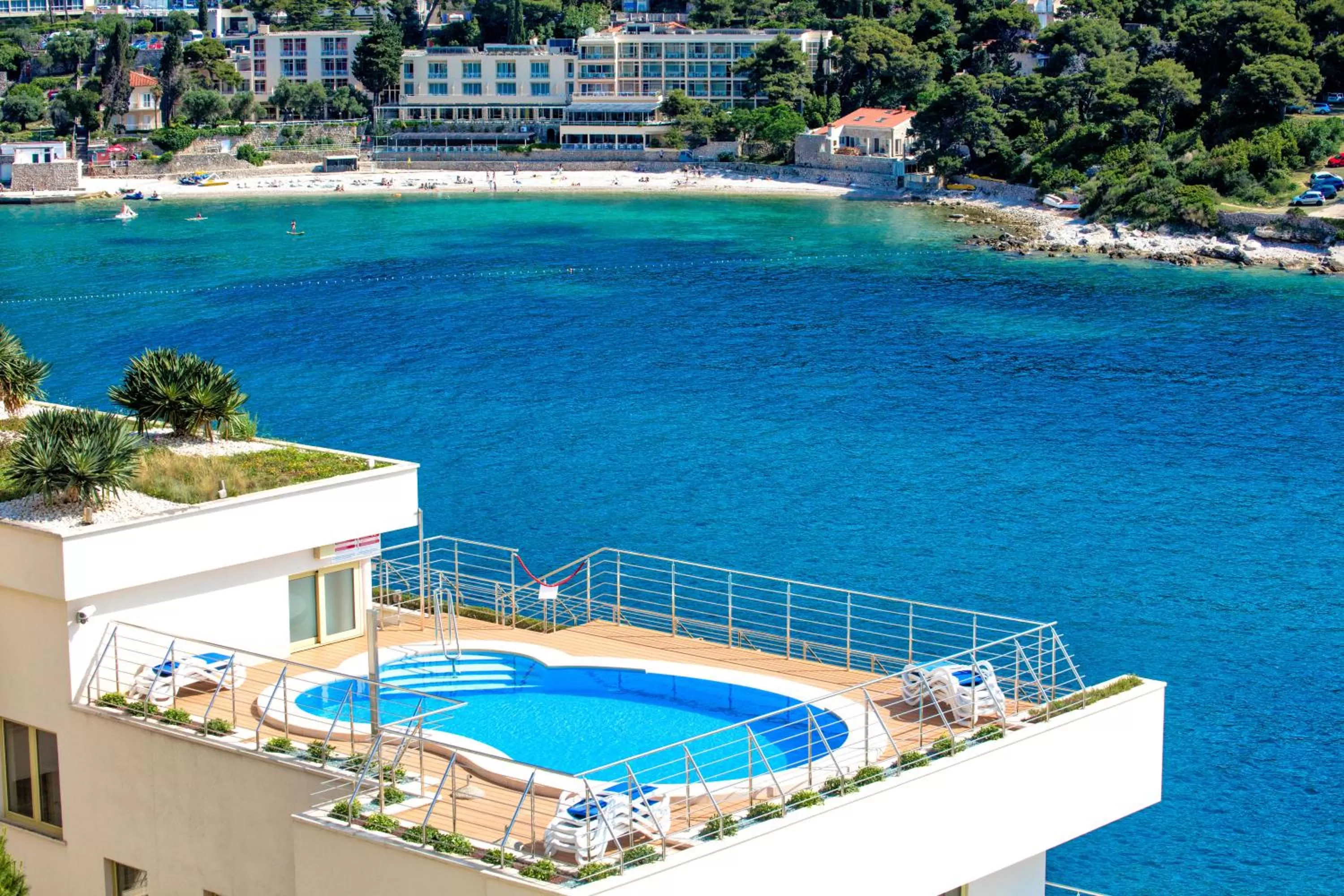 Property building in Hotel More