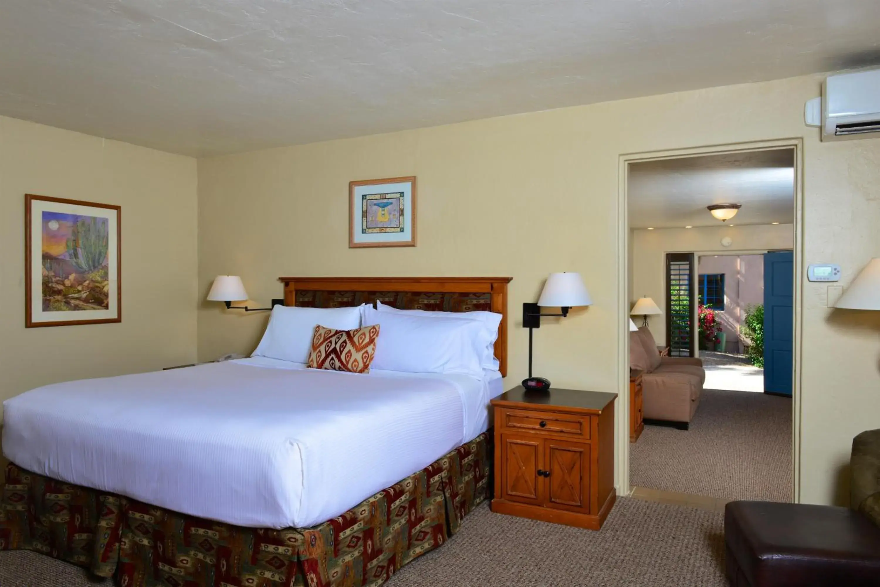 Bedroom, Bed in Lodge On The Desert