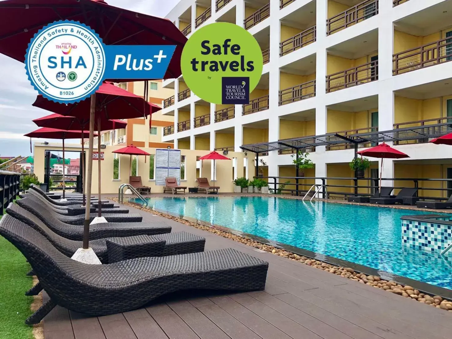 Swimming Pool in Golden Sea Pattaya - SHA Extra Plus