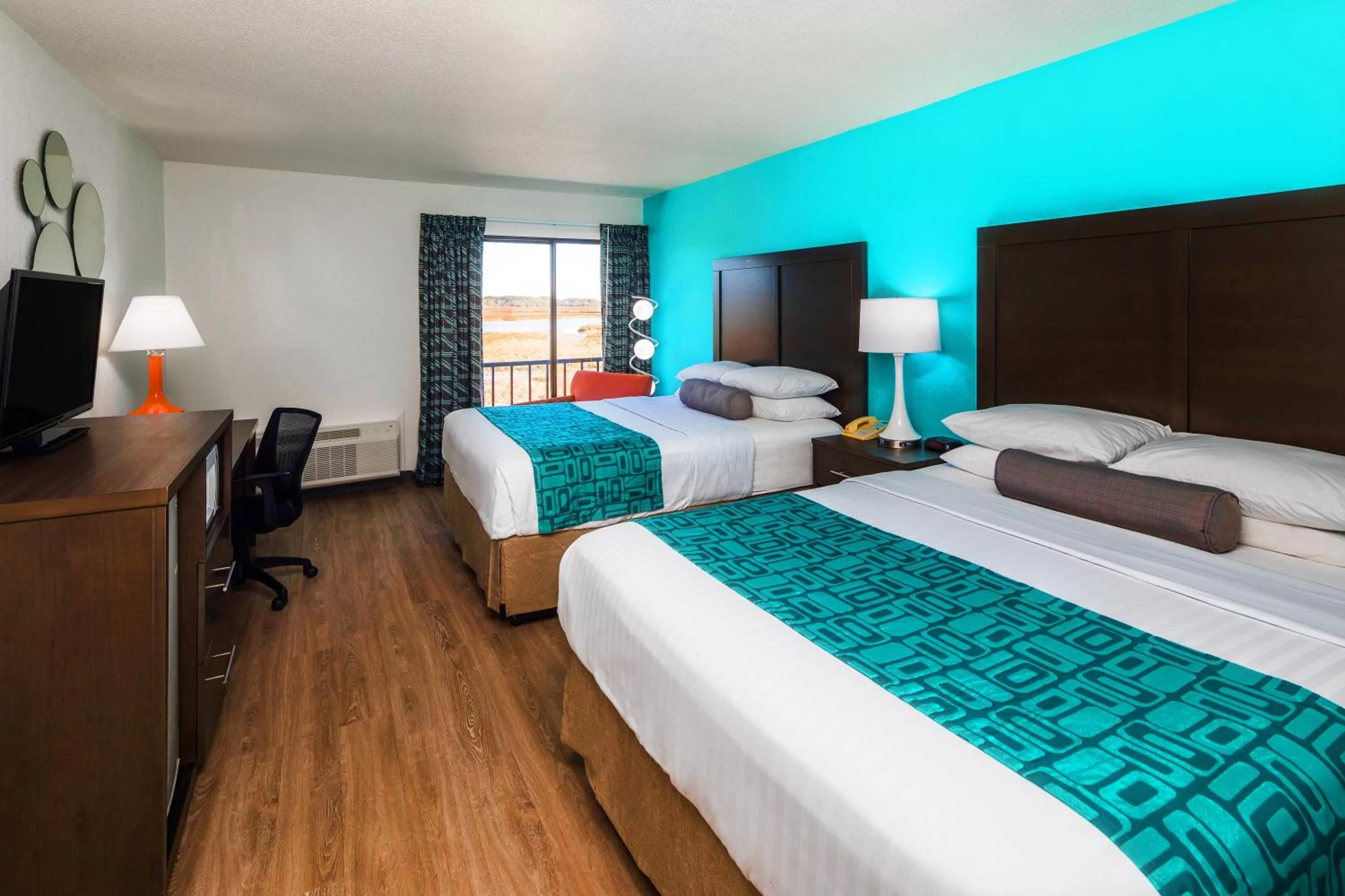 Bedroom, Bed in Howard Johnson by Wyndham Beaufort/Parris Island