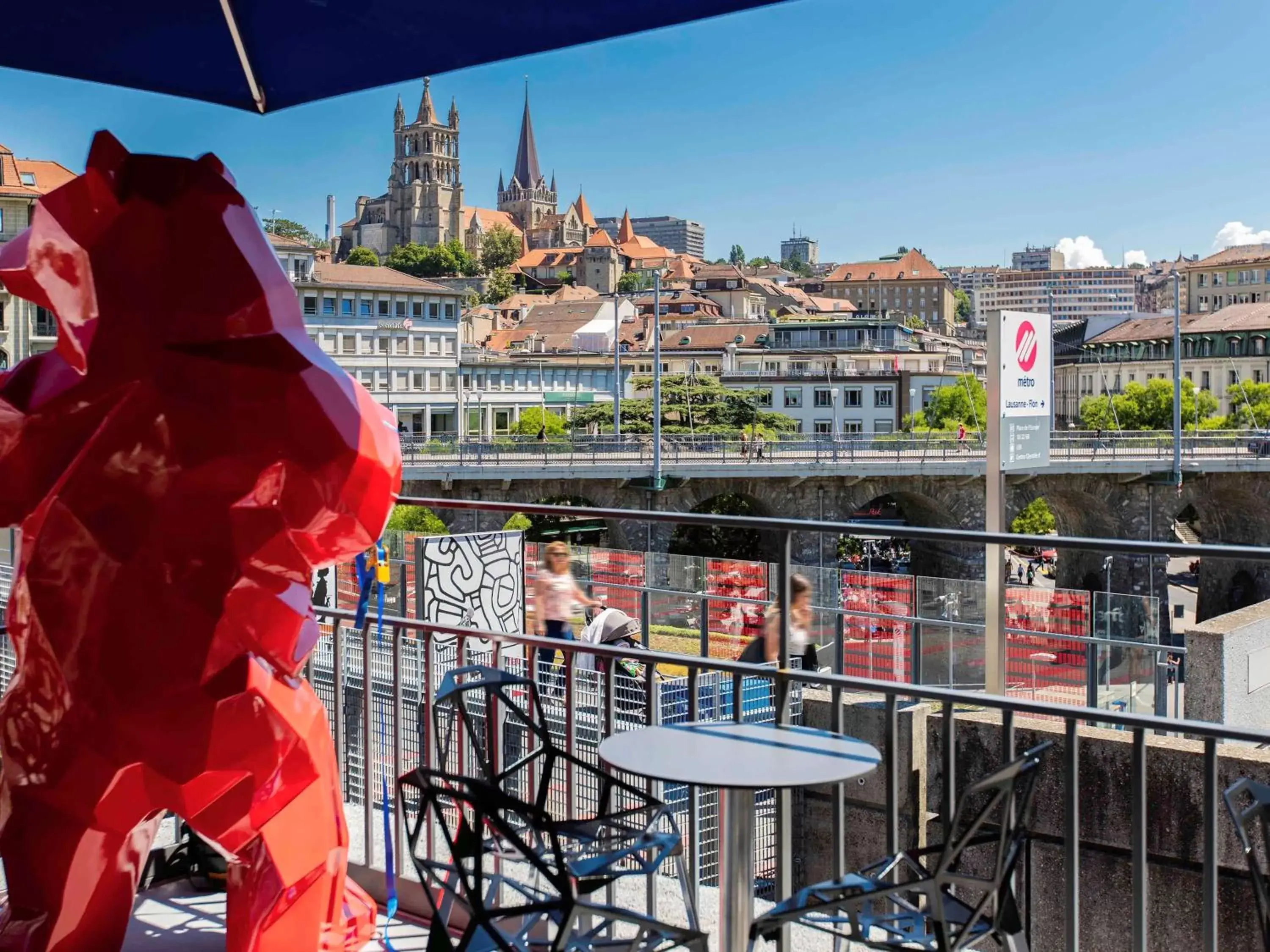 Lounge or bar, Balcony/Terrace in ibis Styles Lausanne Center MadHouse
