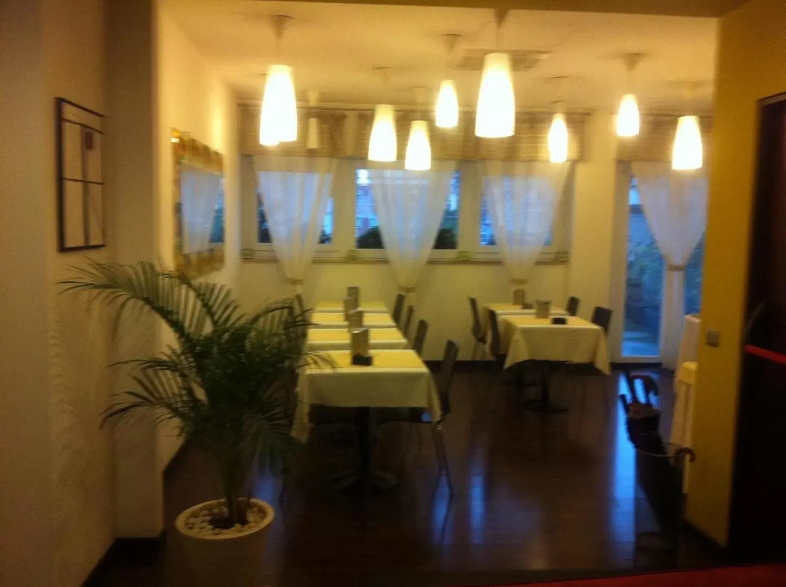 Restaurant/Places to Eat in Hotel Milano