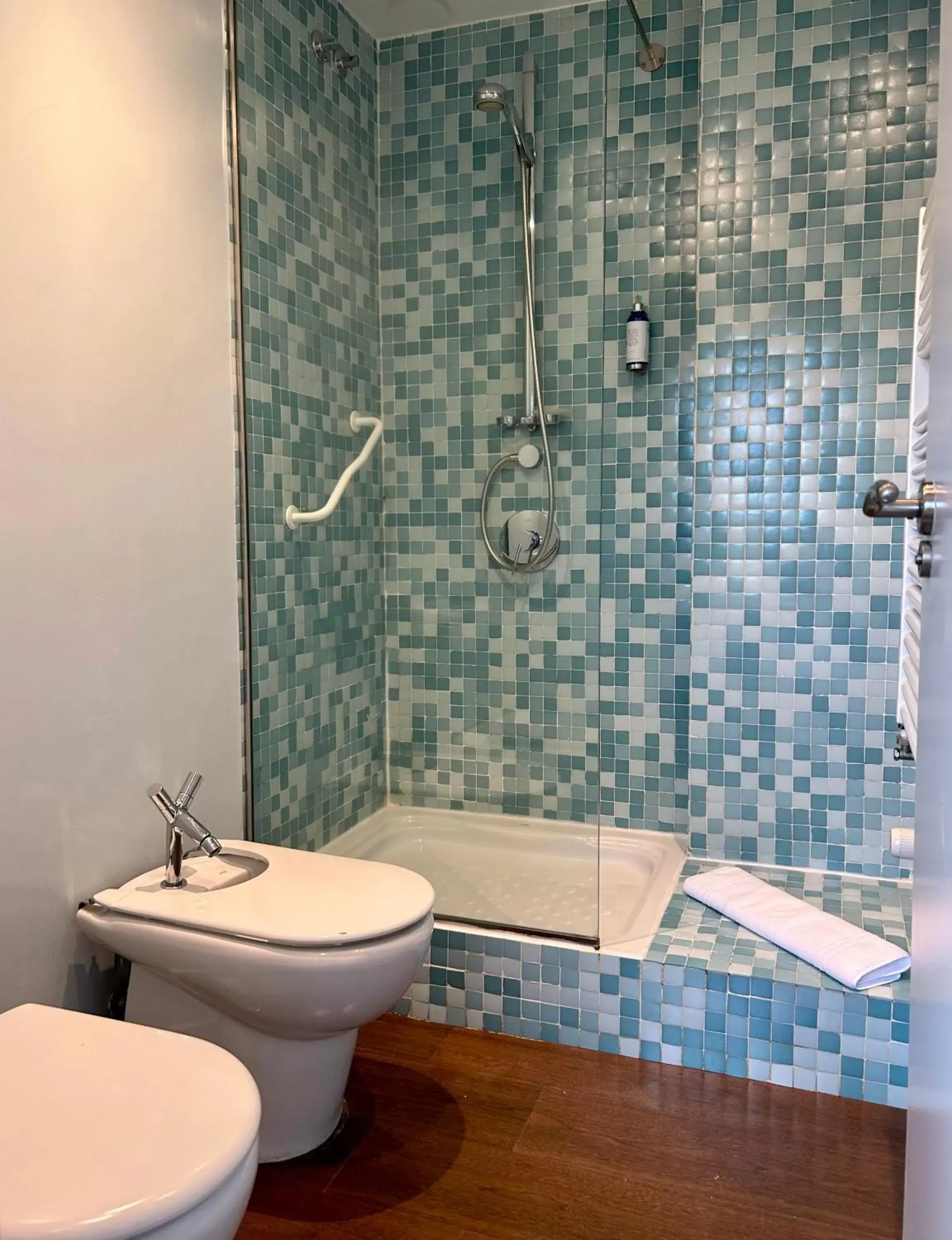 Shower, Bathroom in Luces del Poniente