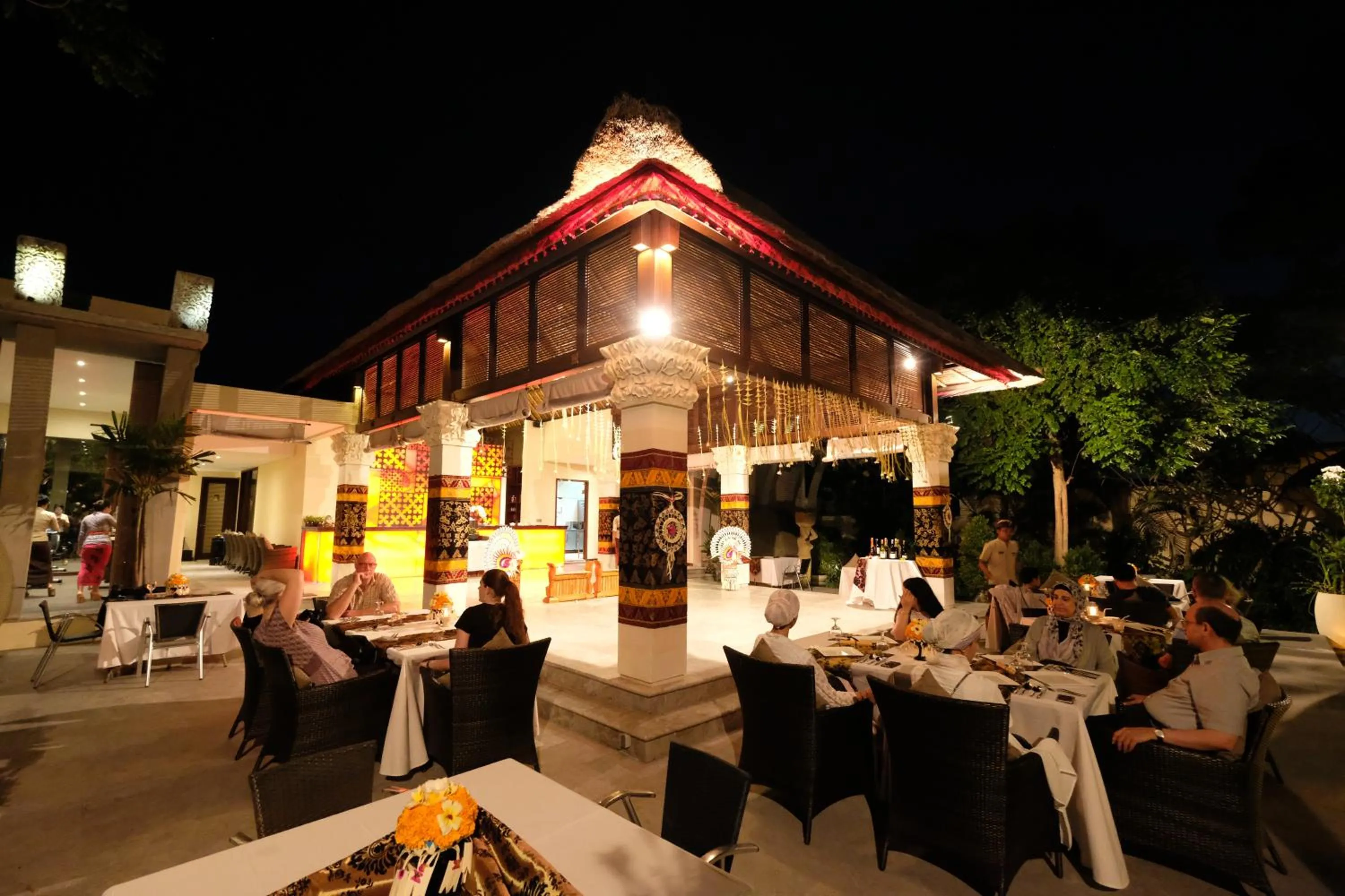 Restaurant/places to eat in Mahagiri Villas Sanur