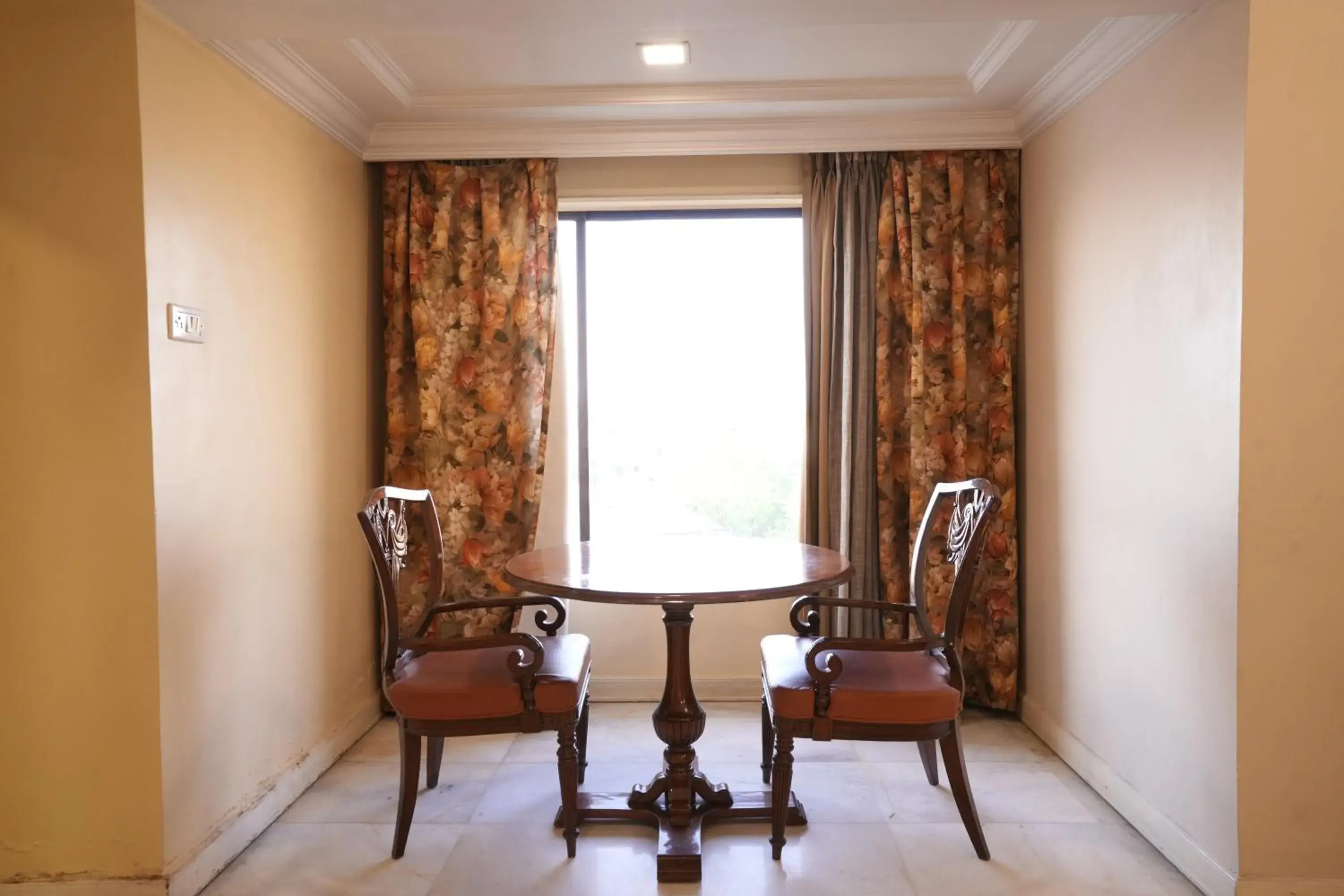 Dining area, Seating Area in Hotel Hardeo