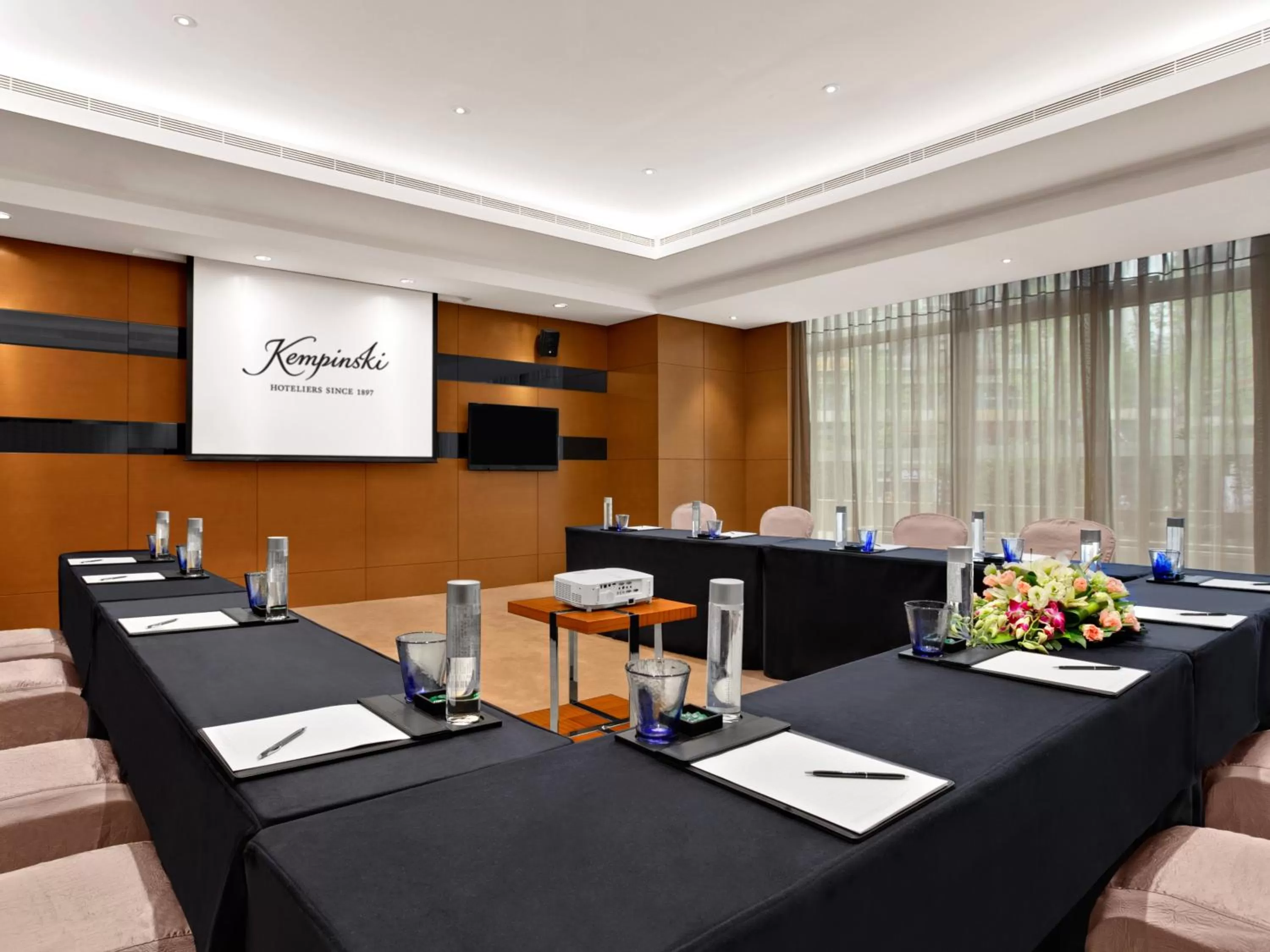 Banquet/Function facilities in Kempinski Hotel Chongqing - Complimentary 500ml Home-Brewed beer voucher upon check-in