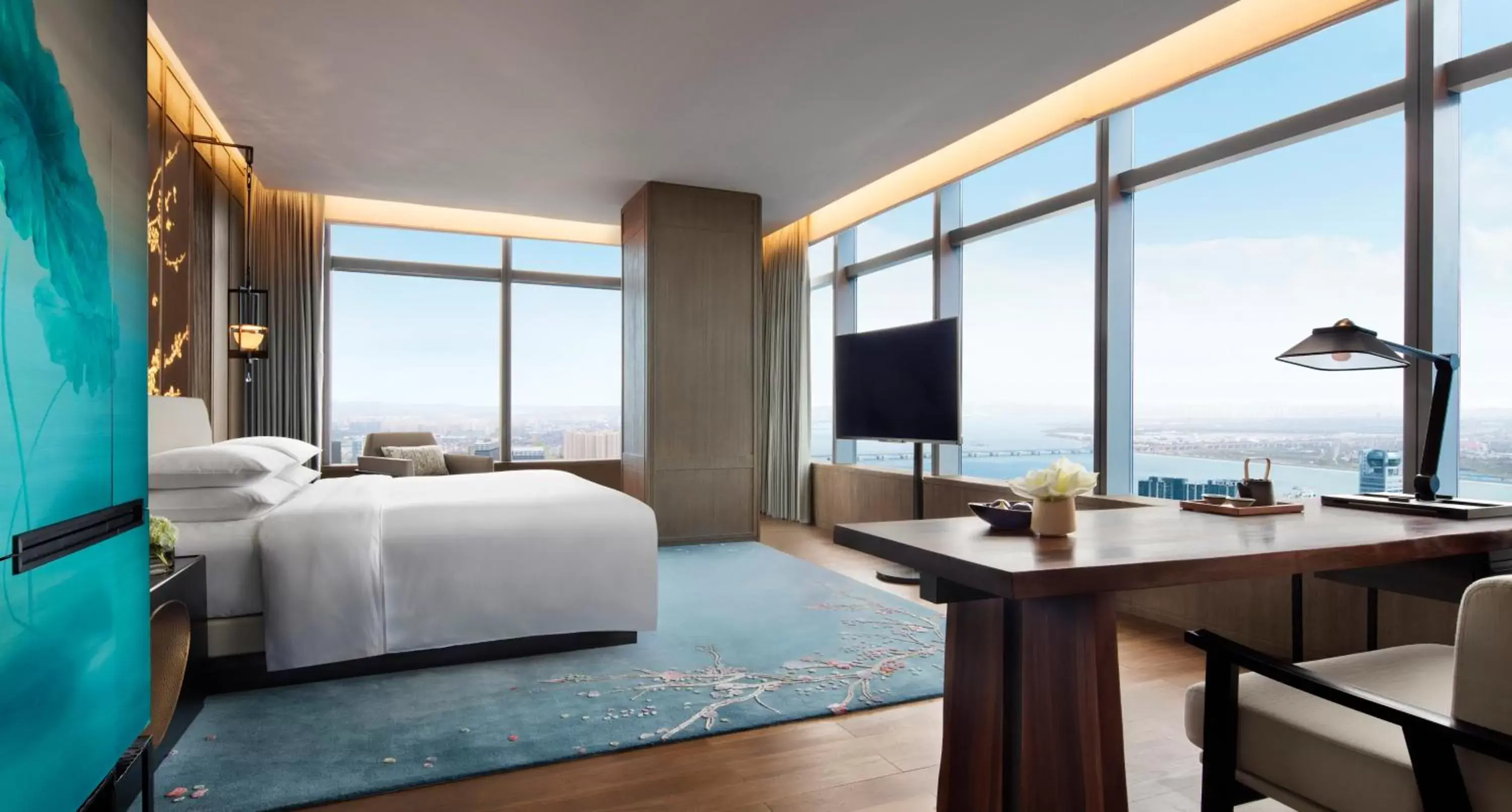 Deluxe King Room with River View in Park Hyatt Hangzhou Deluxe King Room with River View in Park Hyatt Hangzhou